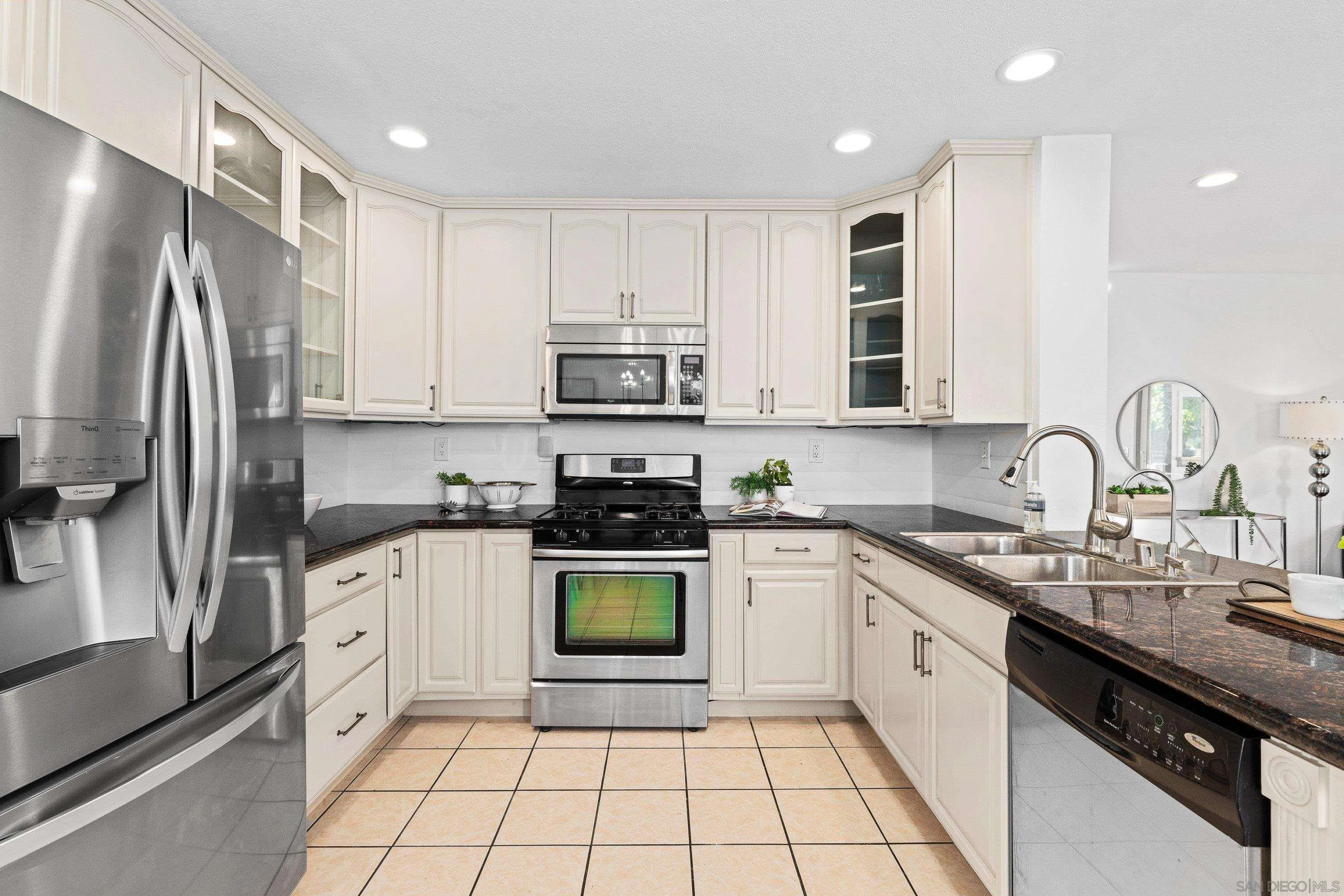 https://cdn.realtyfeed.com/cdn/127/260016335/f33c1932f59f779c359d71a7cc7ae755.webp