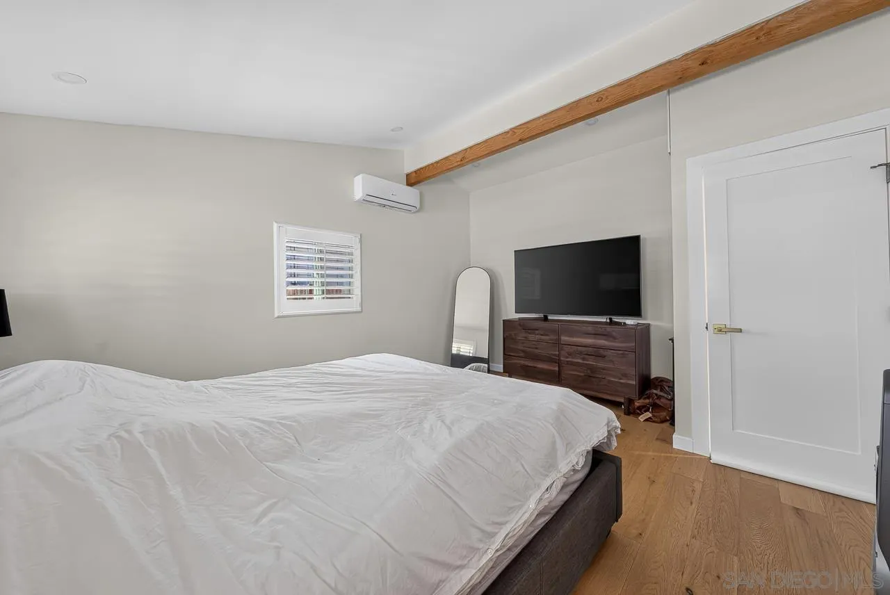 https://cdn.realtyfeed.com/cdn/127/260016336/4f2f445750b024a02d1f0b02598ff0df.webp