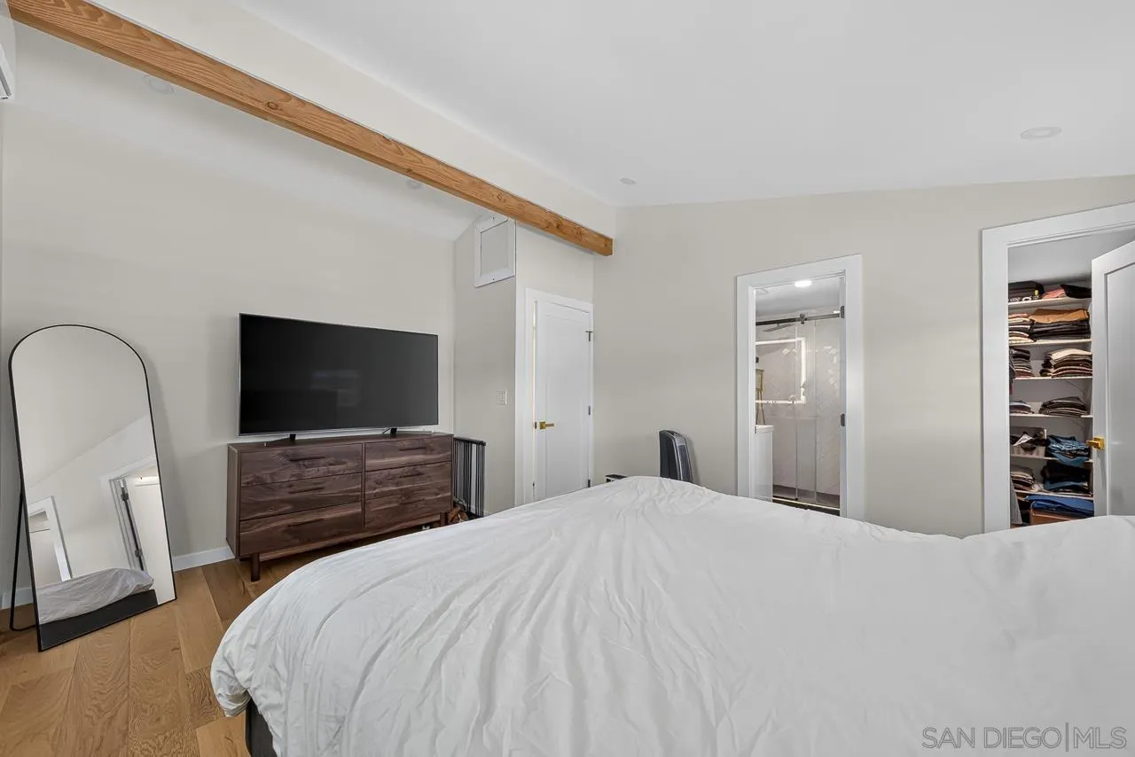 https://cdn.realtyfeed.com/cdn/127/260016336/a41698e8488cc54c25933a46de6d9f6d.webp