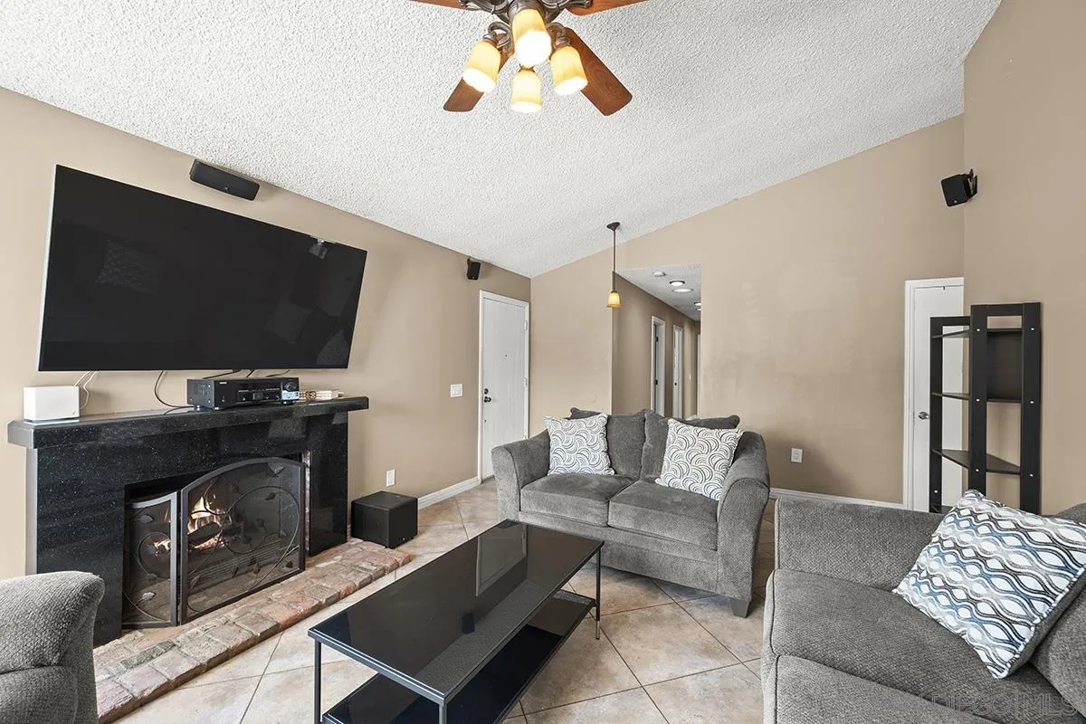 https://cdn.realtyfeed.com/cdn/127/260016337/614f9a0c61afbd598788e3e0e18446d5.webp