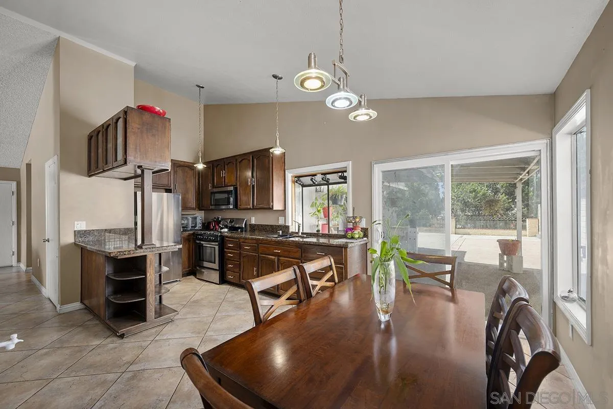 https://cdn.realtyfeed.com/cdn/127/260016337/8f7e566cece0beca8d001727f60413f0.webp