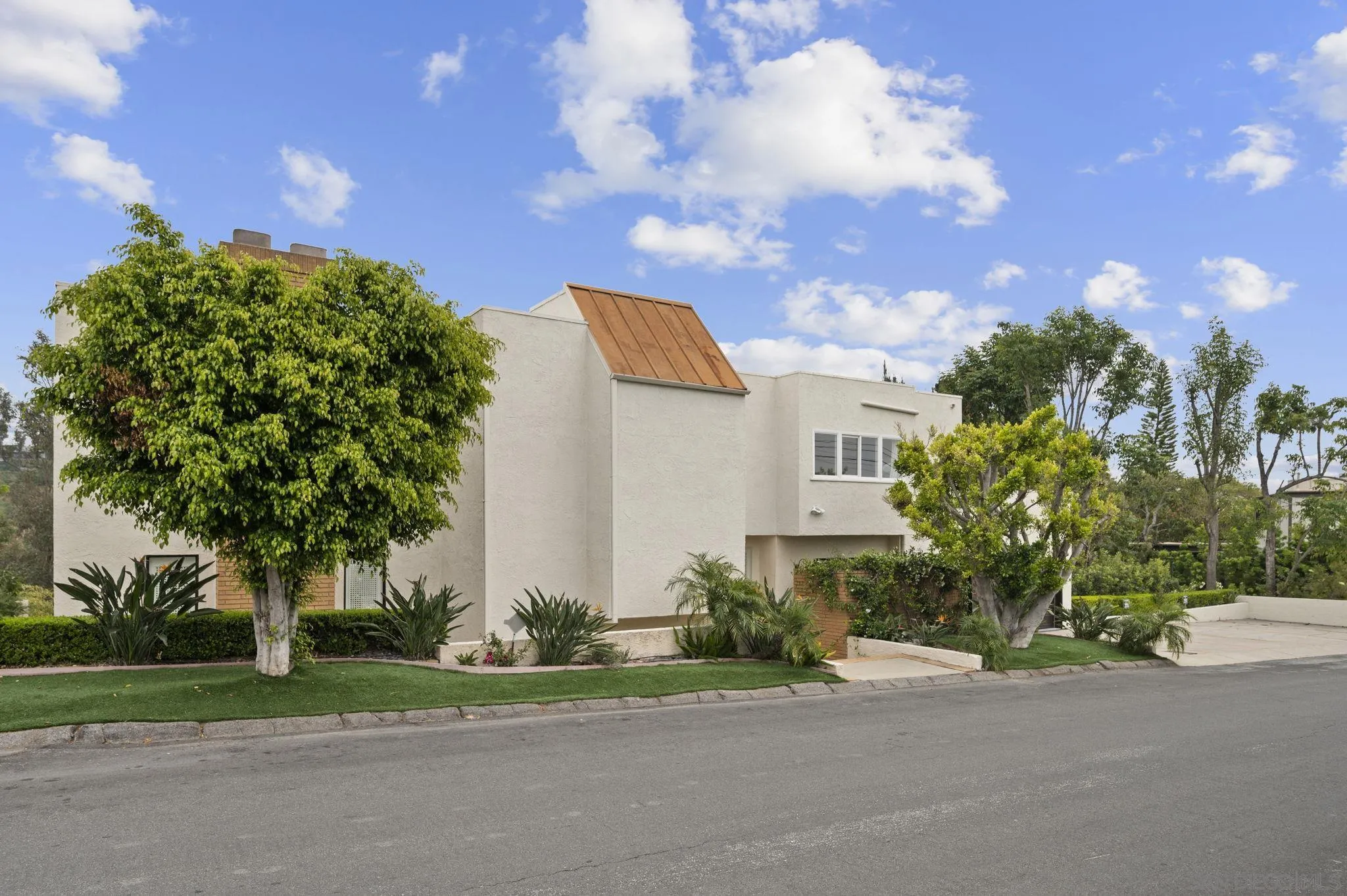 1052 N Kenter Ave, Los Angeles, CA 90049 - Photo 4 of 34, Los Angeles, CA