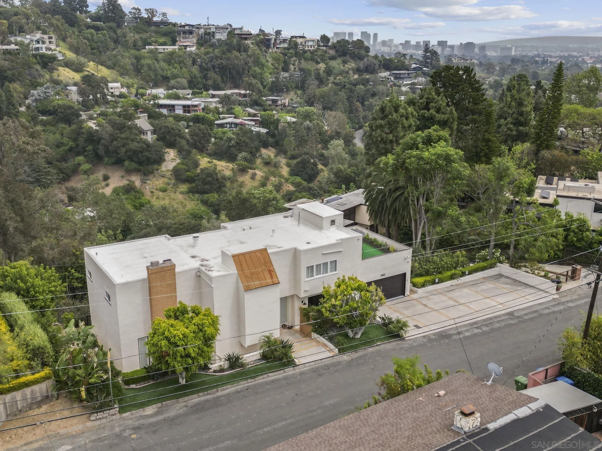 1052 N Kenter Ave, Los Angeles, CA 90049 - Photo 2 of 34, Los Angeles, CA