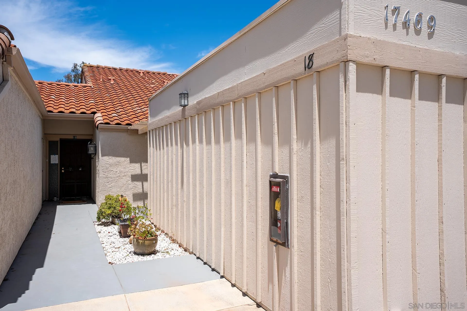 https://cdn.realtyfeed.com/cdn/127/260016343/ba137e19c3851b48b5449df477a14254.webp