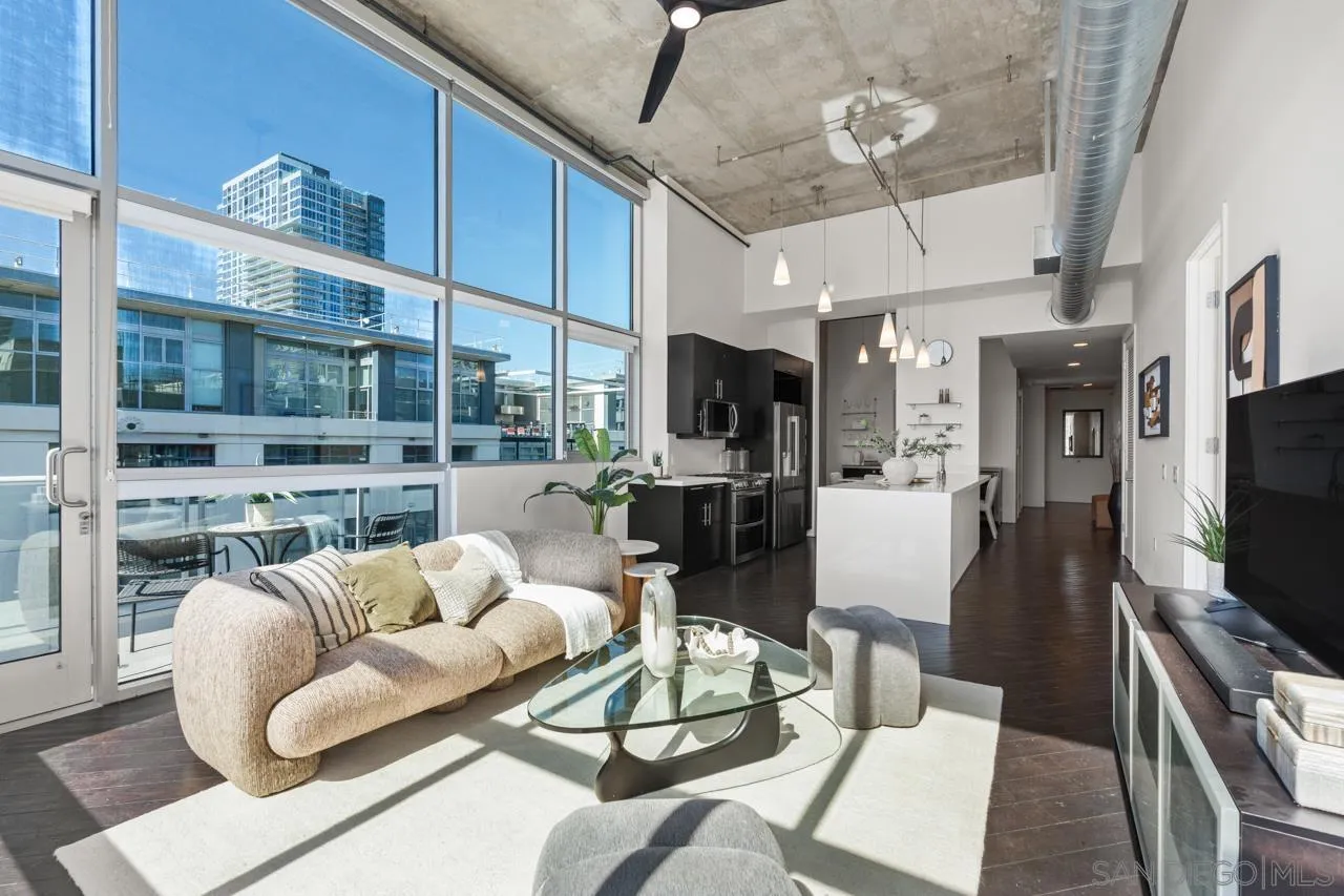 https://cdn.realtyfeed.com/cdn/127/260016348/0ecd201307cab915edaee2749be5732b.webp
