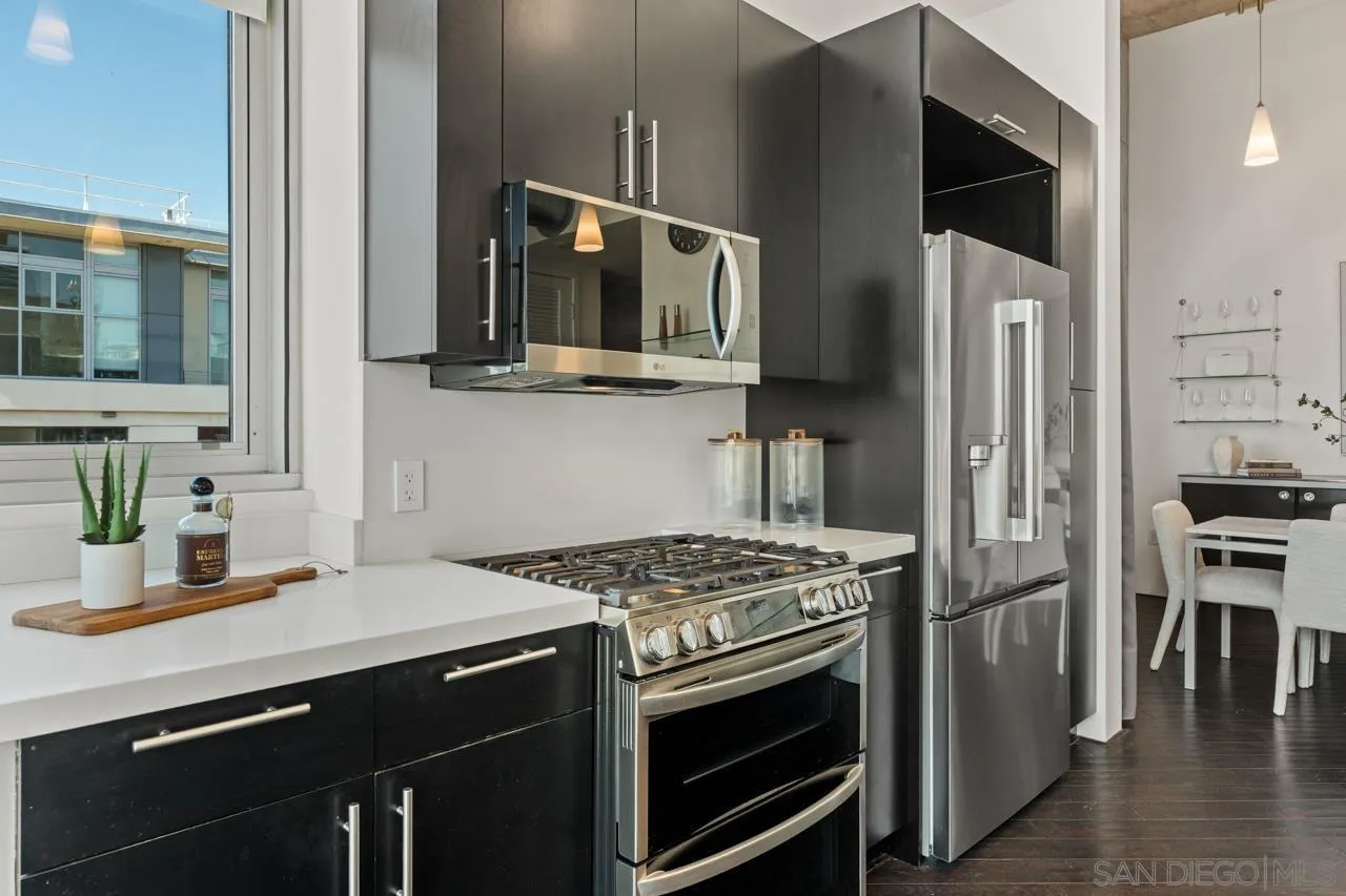 https://cdn.realtyfeed.com/cdn/127/260016348/20765a1c55935490bb0afc2852ac4e86.webp