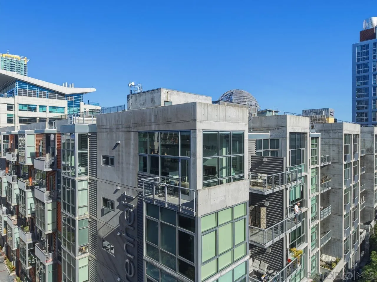 https://cdn.realtyfeed.com/cdn/127/260016348/e2a5194d14102b5baed41e3b0c5c6192.webp