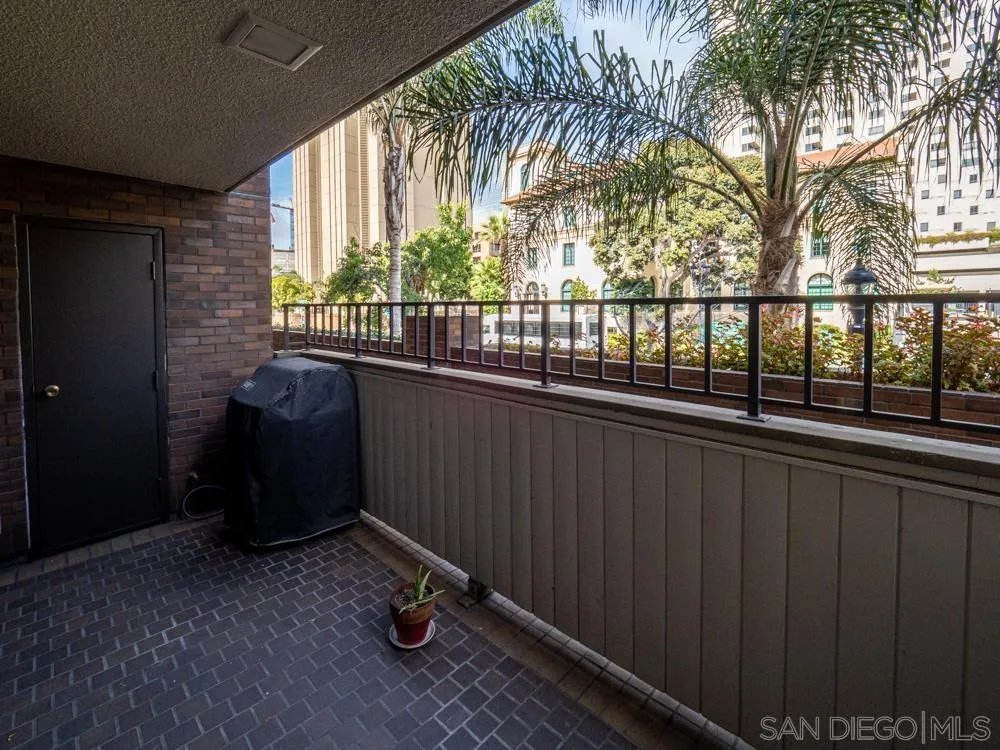 https://cdn.realtyfeed.com/cdn/127/260016349/13082ce1bf4c94796c796551a7802180.webp