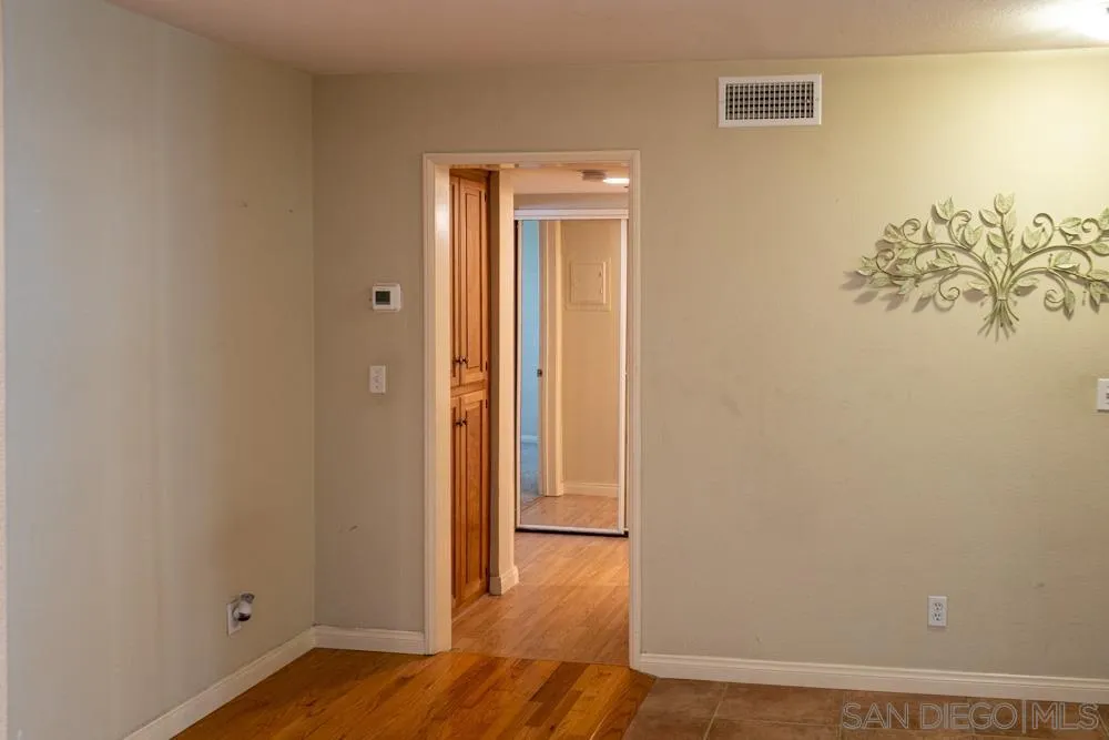https://cdn.realtyfeed.com/cdn/127/260016349/7876dcedaa495deb84c7324e13638c40.webp