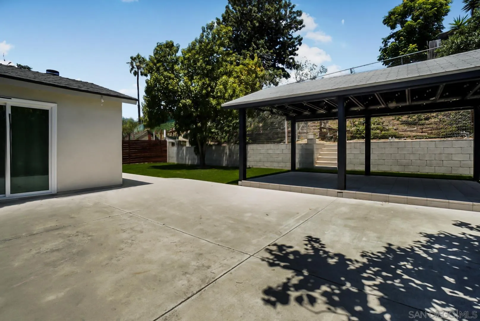 https://cdn.realtyfeed.com/cdn/127/260016350/7e58ac4461125f90b26ddbc20a6d3757.webp
