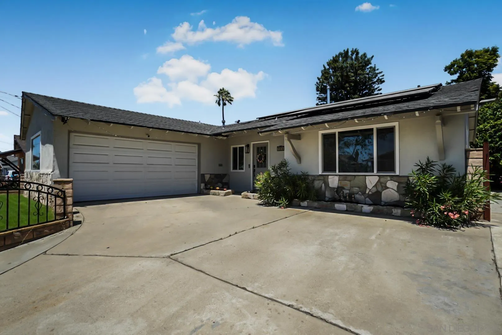 https://cdn.realtyfeed.com/cdn/127/260016350/c36f8d54bef1835461716506adffacfd.webp