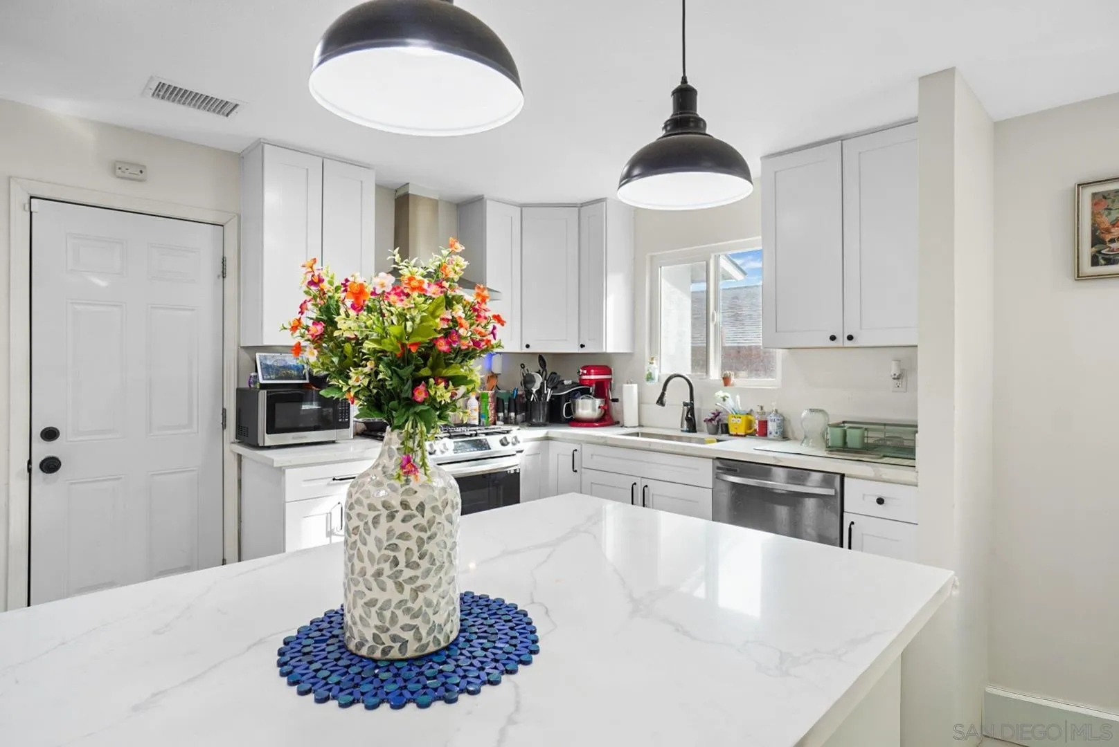 https://cdn.realtyfeed.com/cdn/127/260016350/c4fd46ded37794d6c20d069e1c5b6245.webp