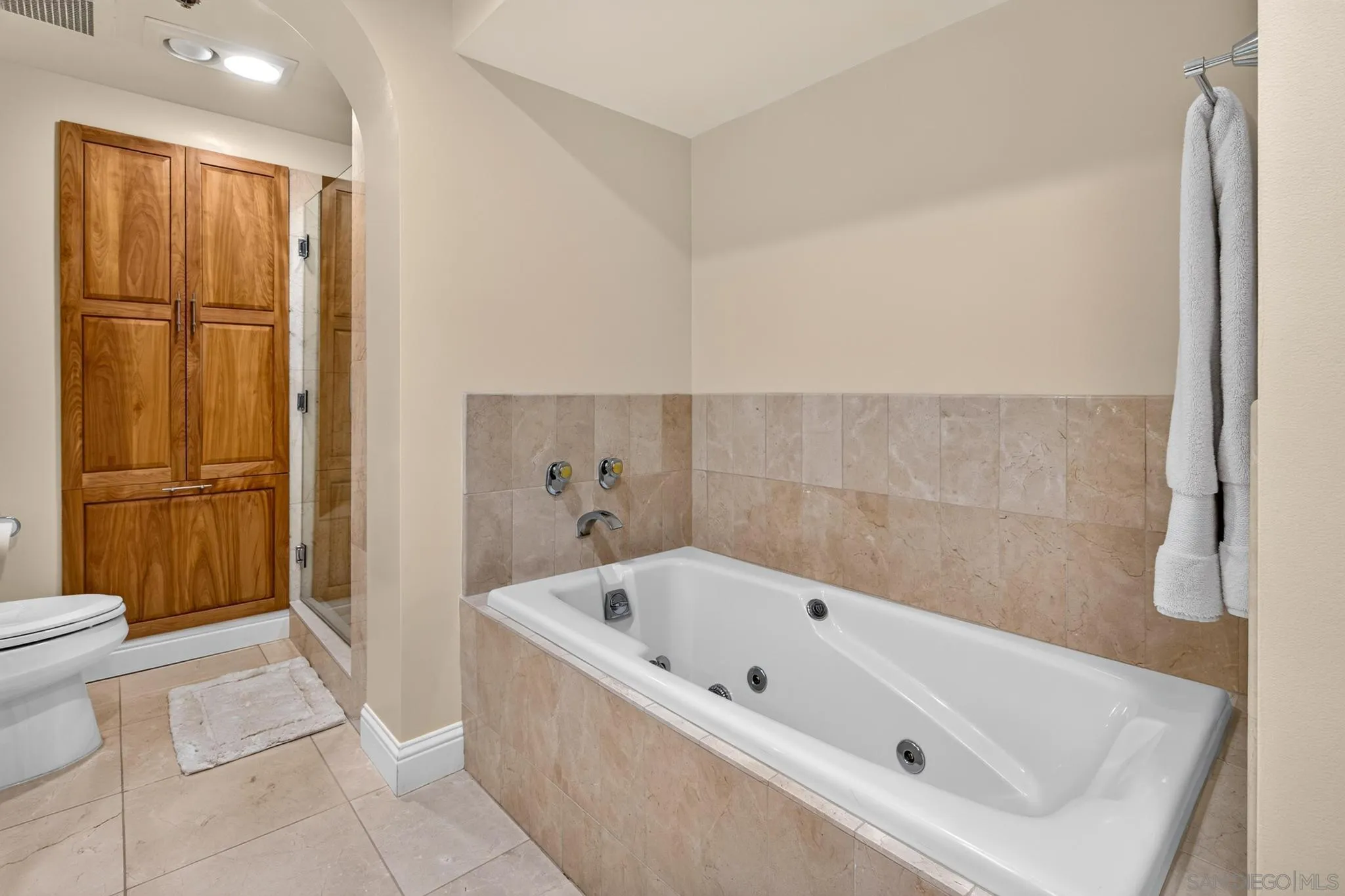 Photo #28: 260016356 Listing: Photo #28
