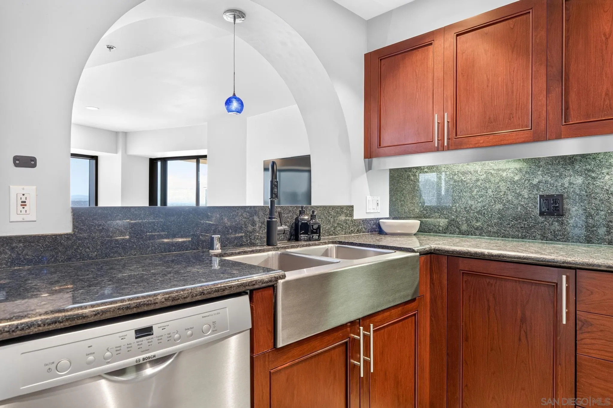 Photo #9: 260016356 Listing: Photo #9