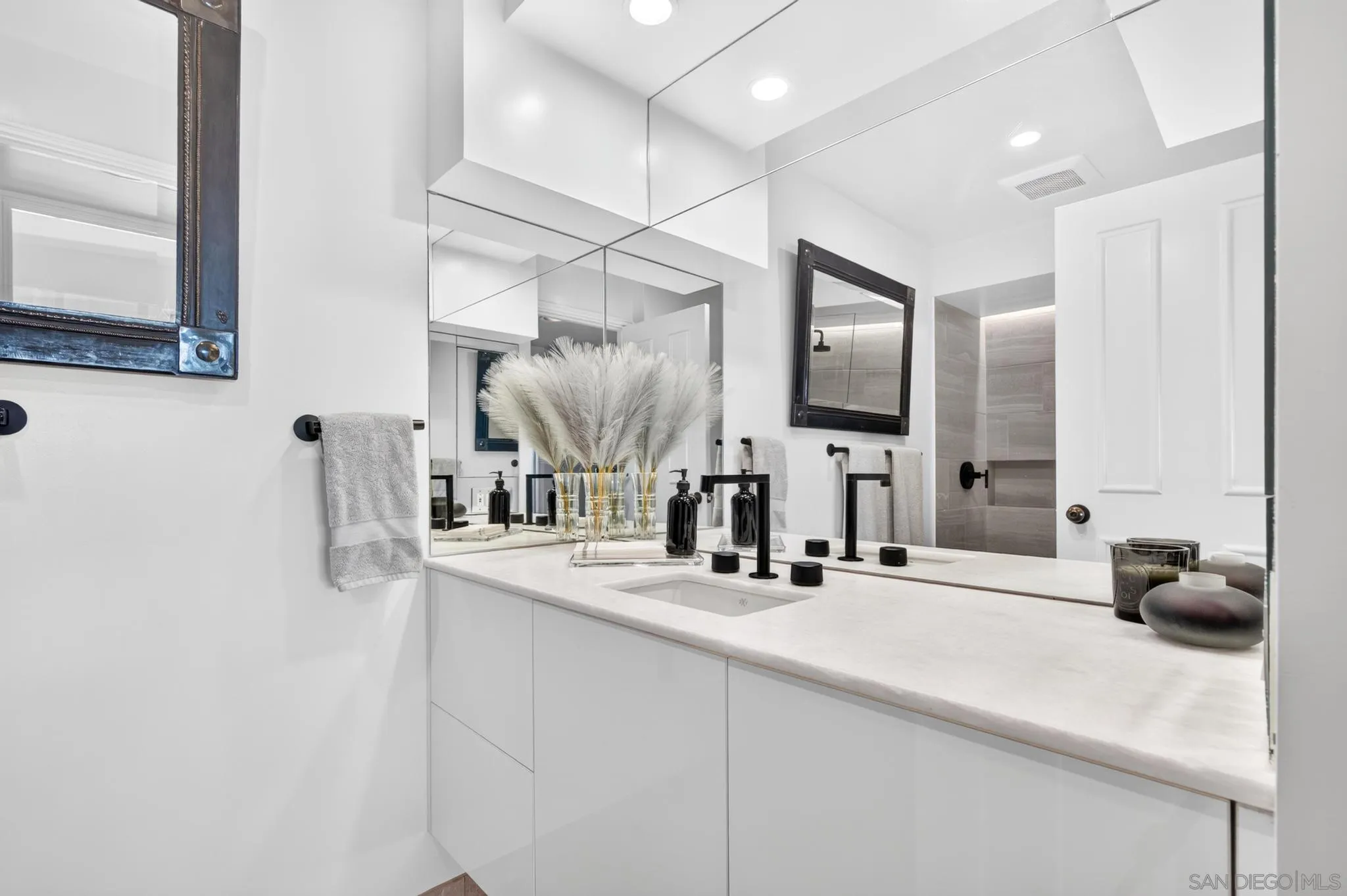 Photo #32: 260016356 Listing: Photo #32