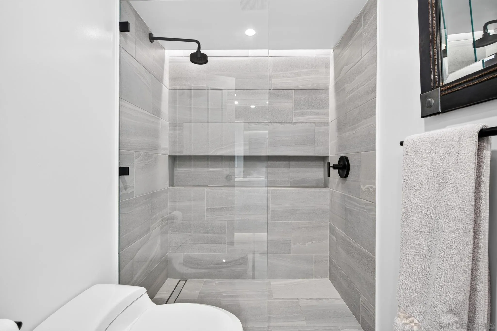 Photo #33: 260016356 Listing: Photo #33