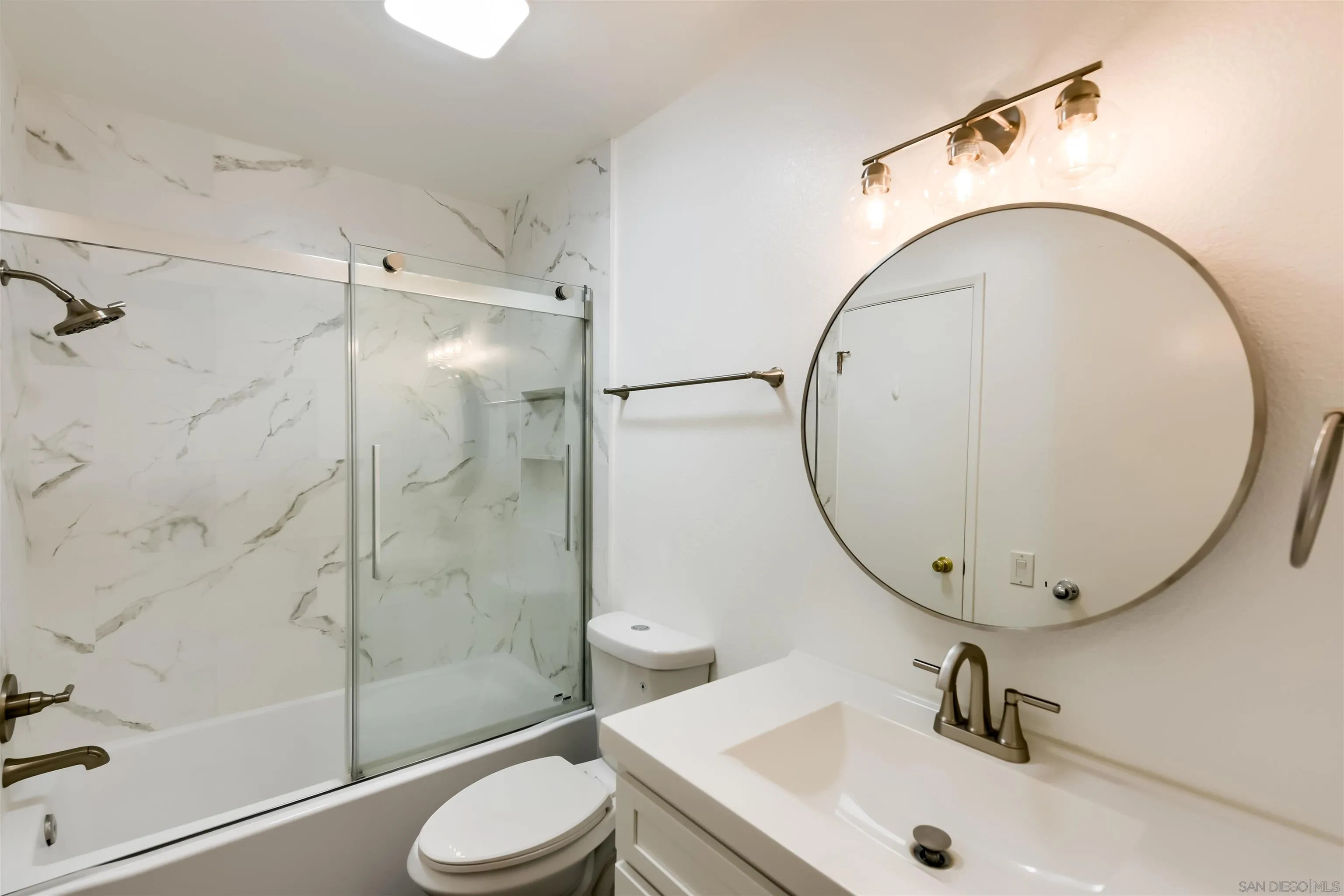 https://cdn.realtyfeed.com/cdn/127/260016358/20fb5c03009b08a2832caef8209ee075.webp