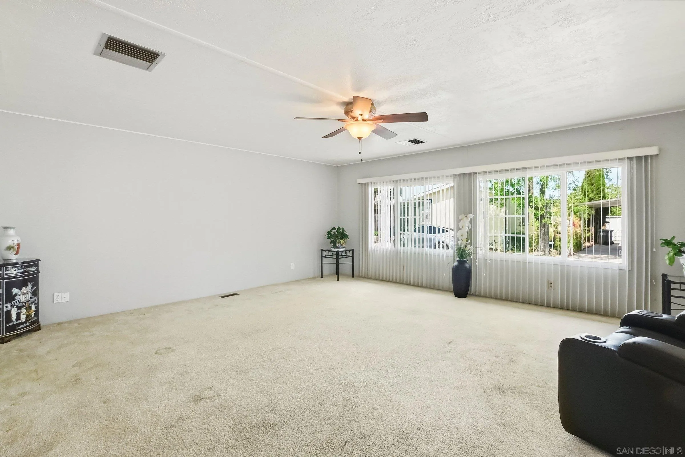 https://cdn.realtyfeed.com/cdn/127/260016371/076fdeab9a6c1fa637abc0c76fc78a3f.webp