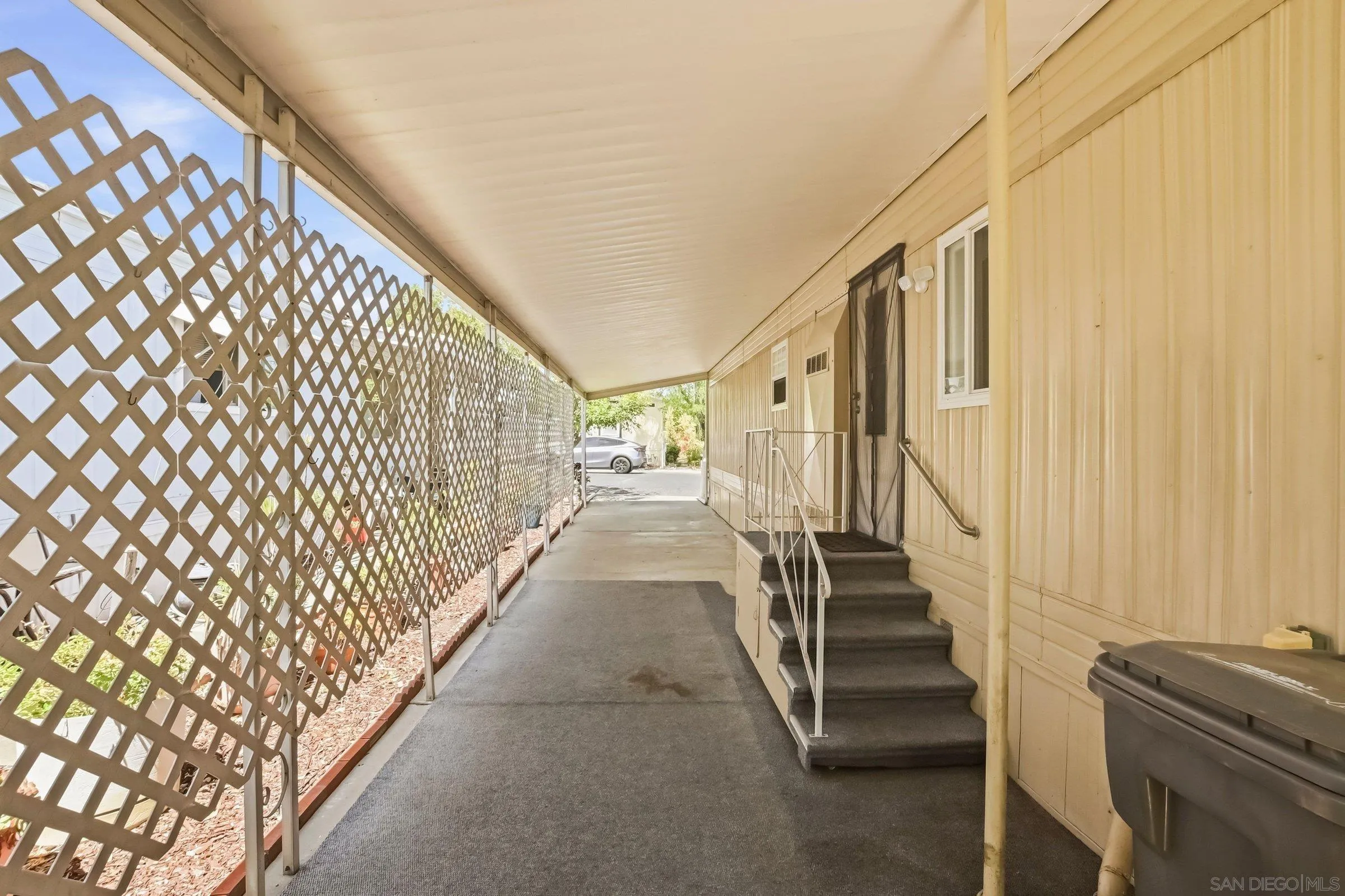 https://cdn.realtyfeed.com/cdn/127/260016371/321f31b9c809111f6039750235510f35.webp