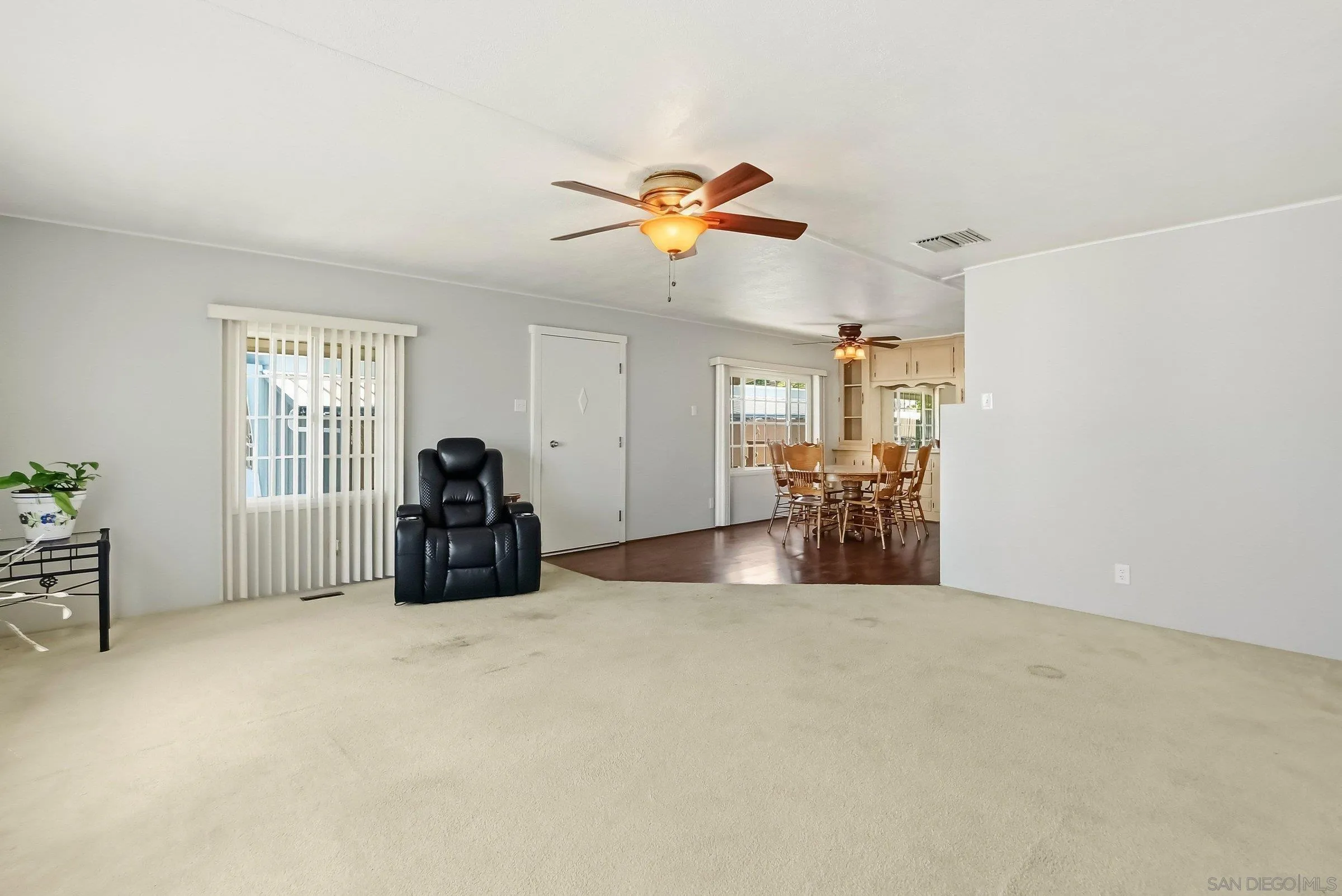 https://cdn.realtyfeed.com/cdn/127/260016371/ac19d1a34c0582b044a5e23b8189983b.webp