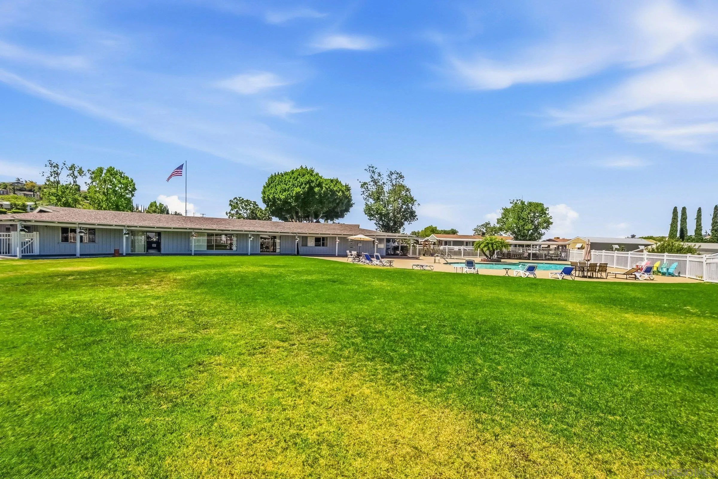 https://cdn.realtyfeed.com/cdn/127/260016371/ccfe34efa9ad7c2b20a6fff9e0e2d3df.webp