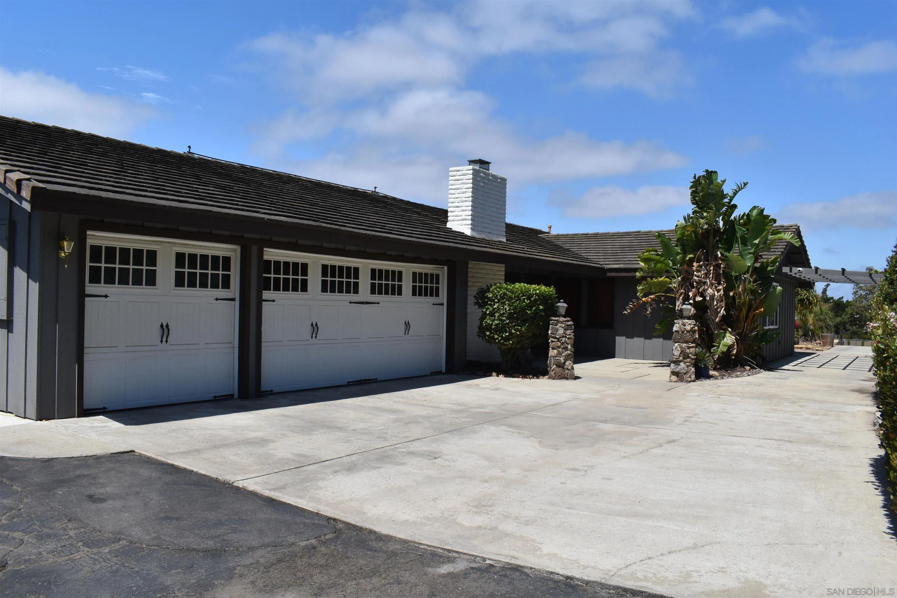 1549 Sleeping Indian Rd, Fallbrook, CA 92028 - Main photo, Fallbrook, CA