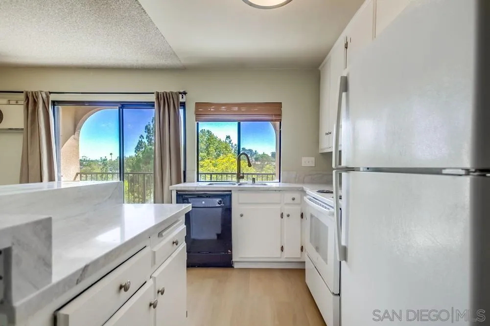 Photo #10: 260016376 Listing: Photo #10