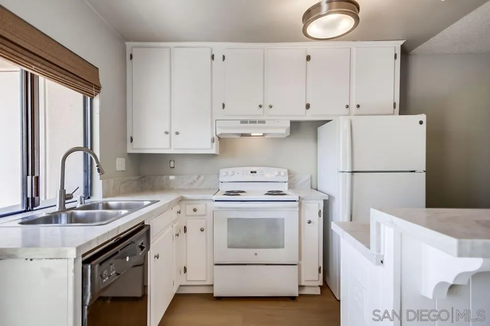 Photo #14: 260016376 Listing: Photo #14
