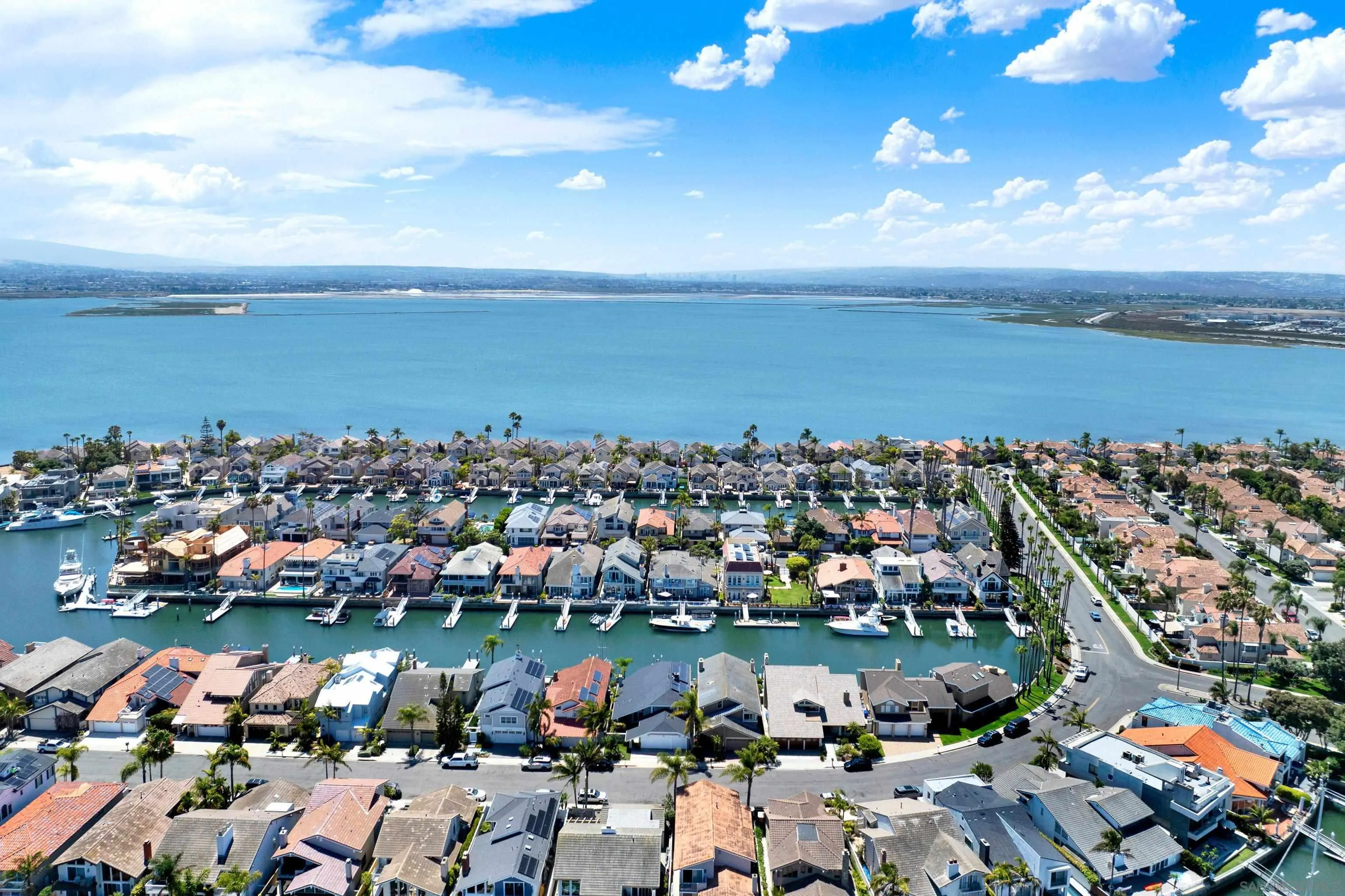 https://cdn.realtyfeed.com/cdn/127/260016380/0f23f739daf9fcd0ff5b9e5e946f4e45.webp