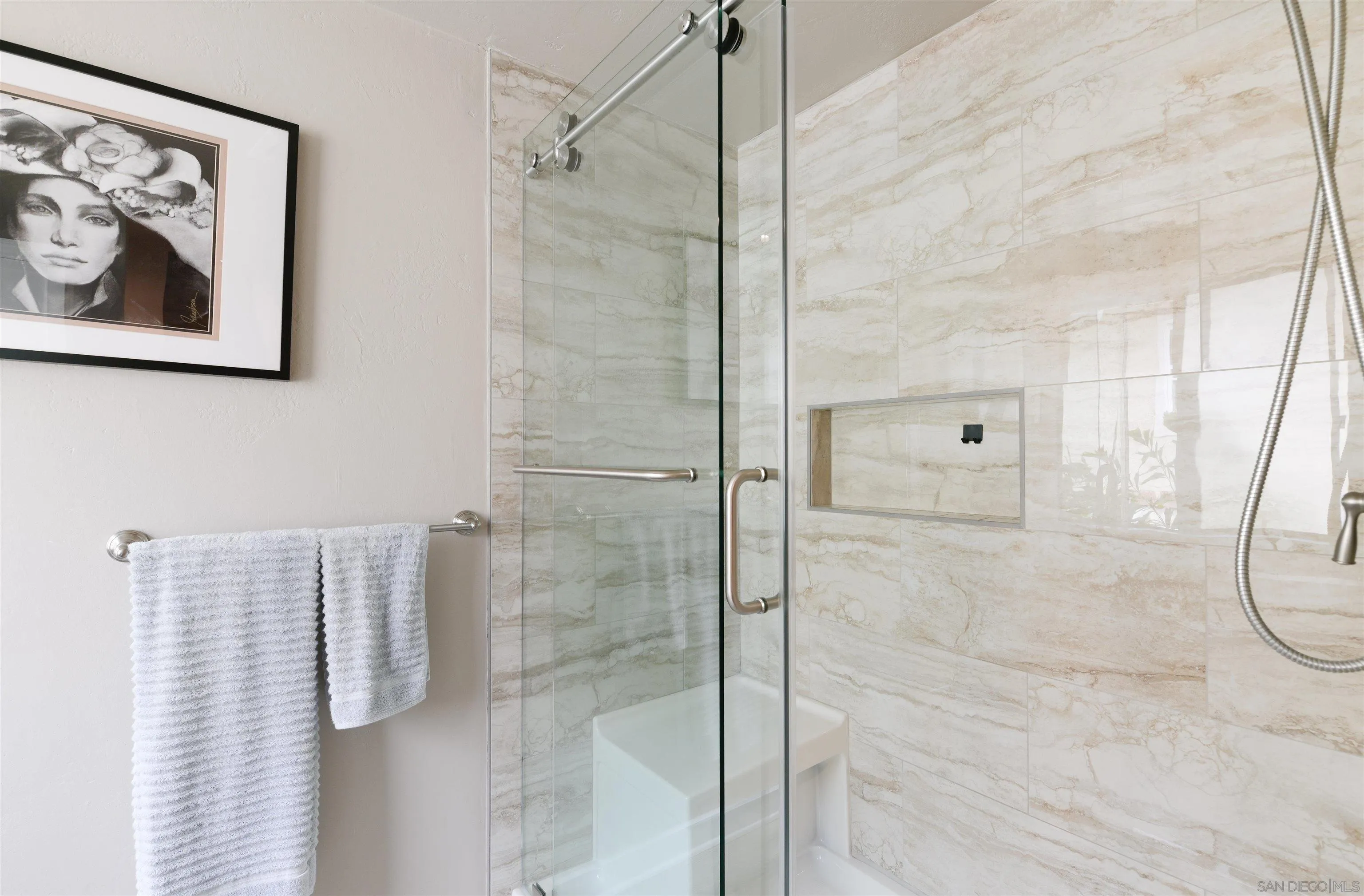 https://cdn.realtyfeed.com/cdn/127/260016380/671761b6b644ade80db299173005fcfe.webp