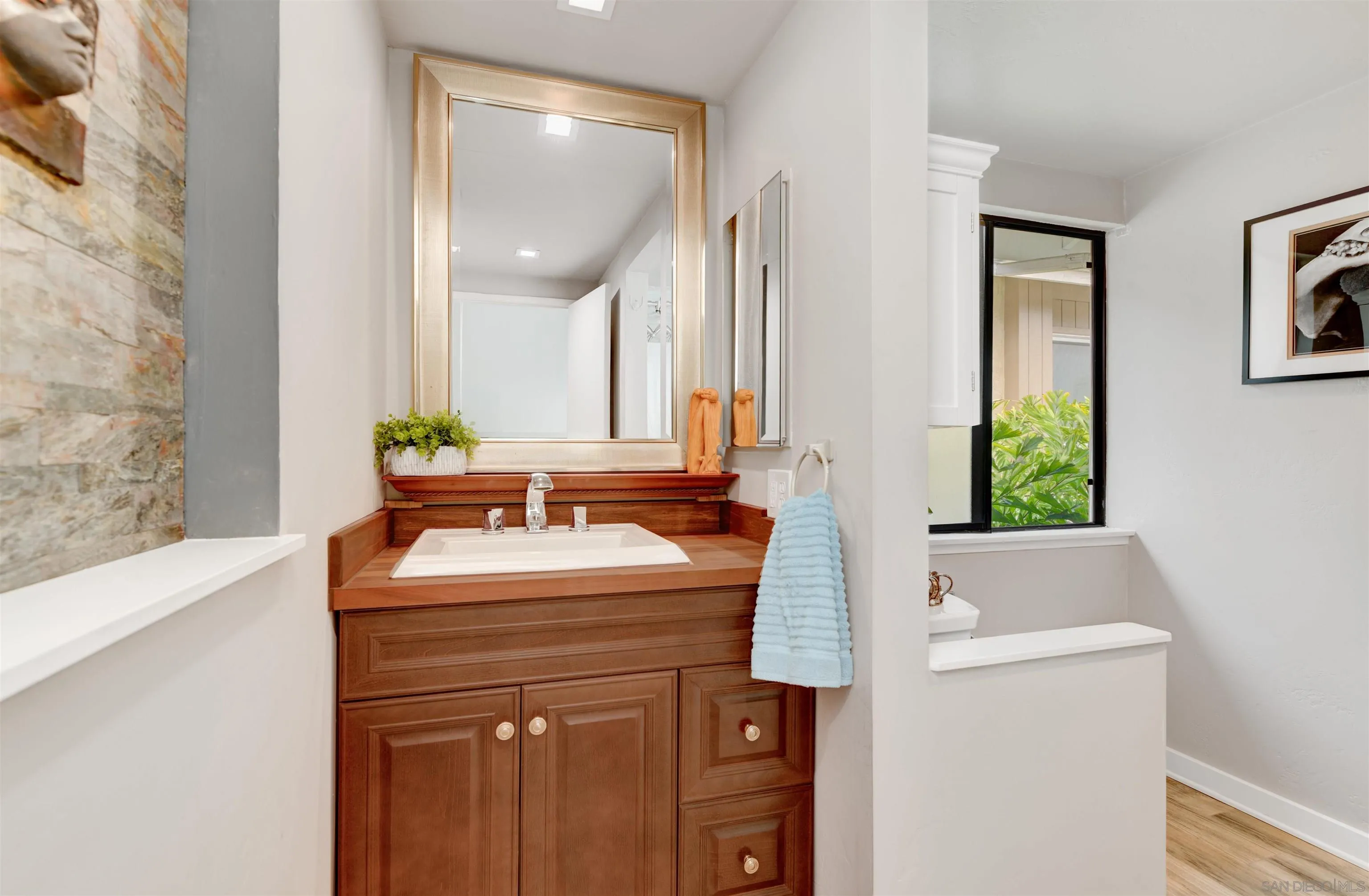 https://cdn.realtyfeed.com/cdn/127/260016380/74d5319edccf156b6094840554994c3b.webp