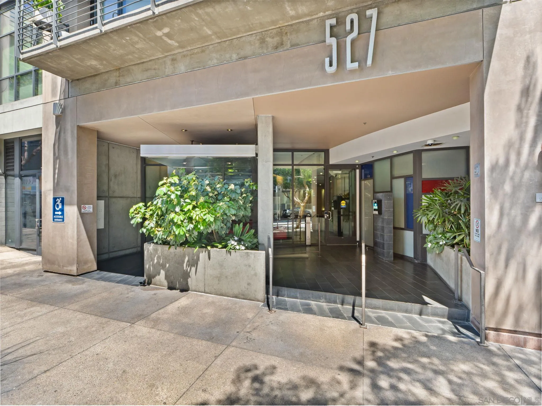https://cdn.realtyfeed.com/cdn/127/260016388/2adafe3953aa77917b669d05362b62b7.webp