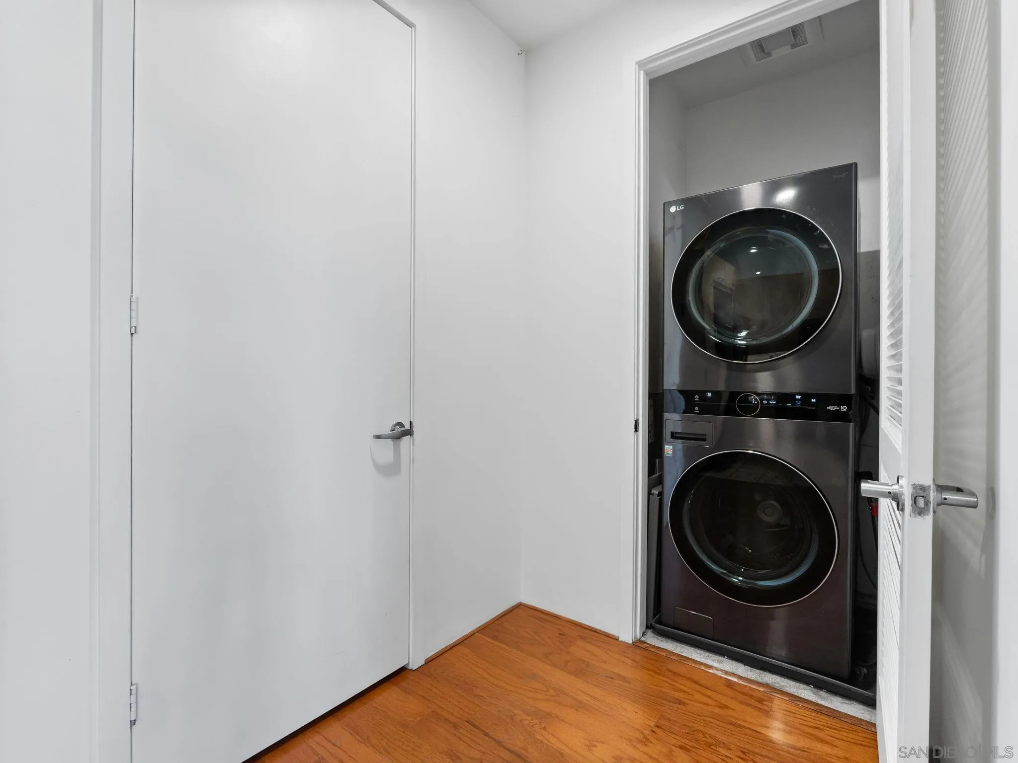 https://cdn.realtyfeed.com/cdn/127/260016388/68bd7c79870d64e002f89be099b64a09.webp