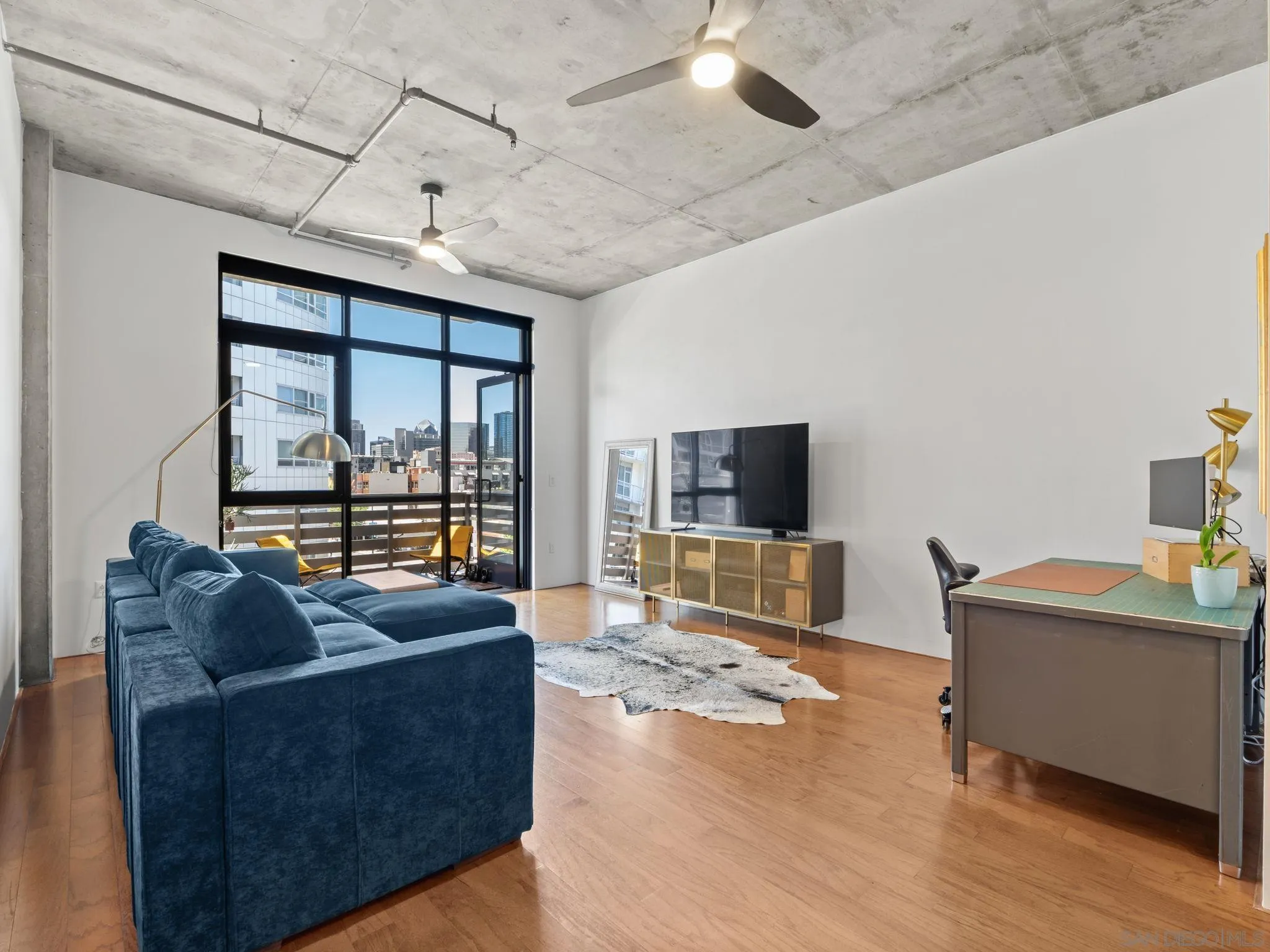 https://cdn.realtyfeed.com/cdn/127/260016388/9c88f6cc3ec83770d016210b6b115962.webp