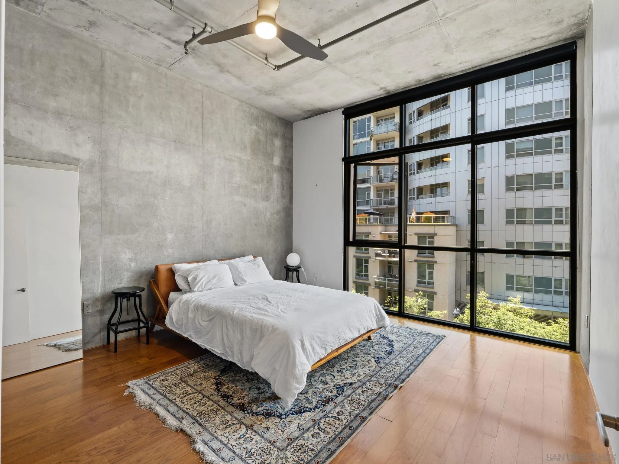 https://cdn.realtyfeed.com/cdn/127/260016388/b55810230d5466ef4828484fe8472ef0.webp