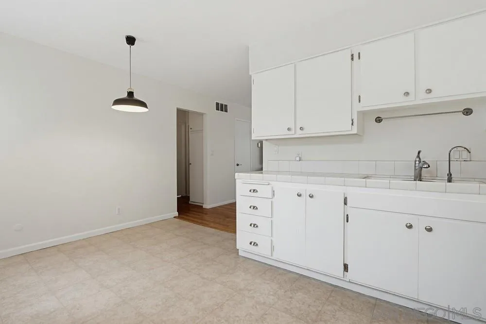 Photo #10: 260016390 Listing: Photo #10