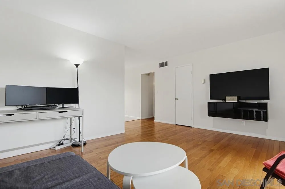 Photo #17: 260016390 Listing: Photo #17