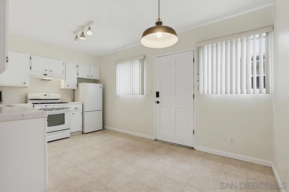 https://cdn.realtyfeed.com/cdn/127/260016390/c52ad9861eac0f3b4ee86d844840e0a1.webp