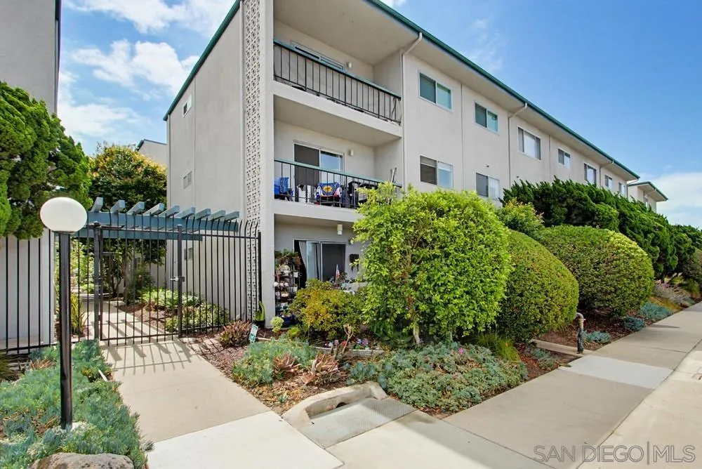 Photo #1: 260016390 Listing: Photo #1