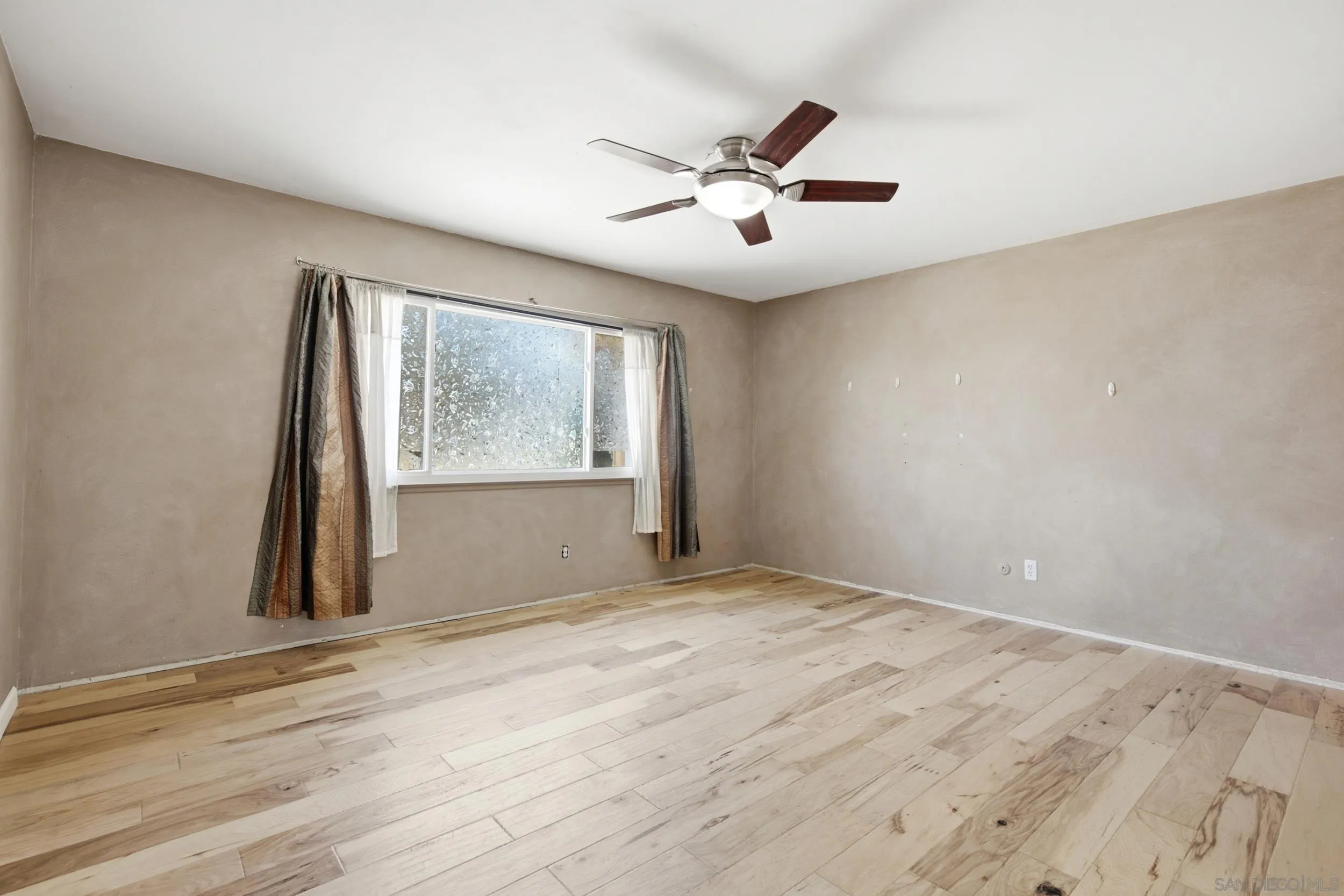 https://cdn.realtyfeed.com/cdn/127/260016393/13c457104e62aad6c99a5a63141e6302.webp