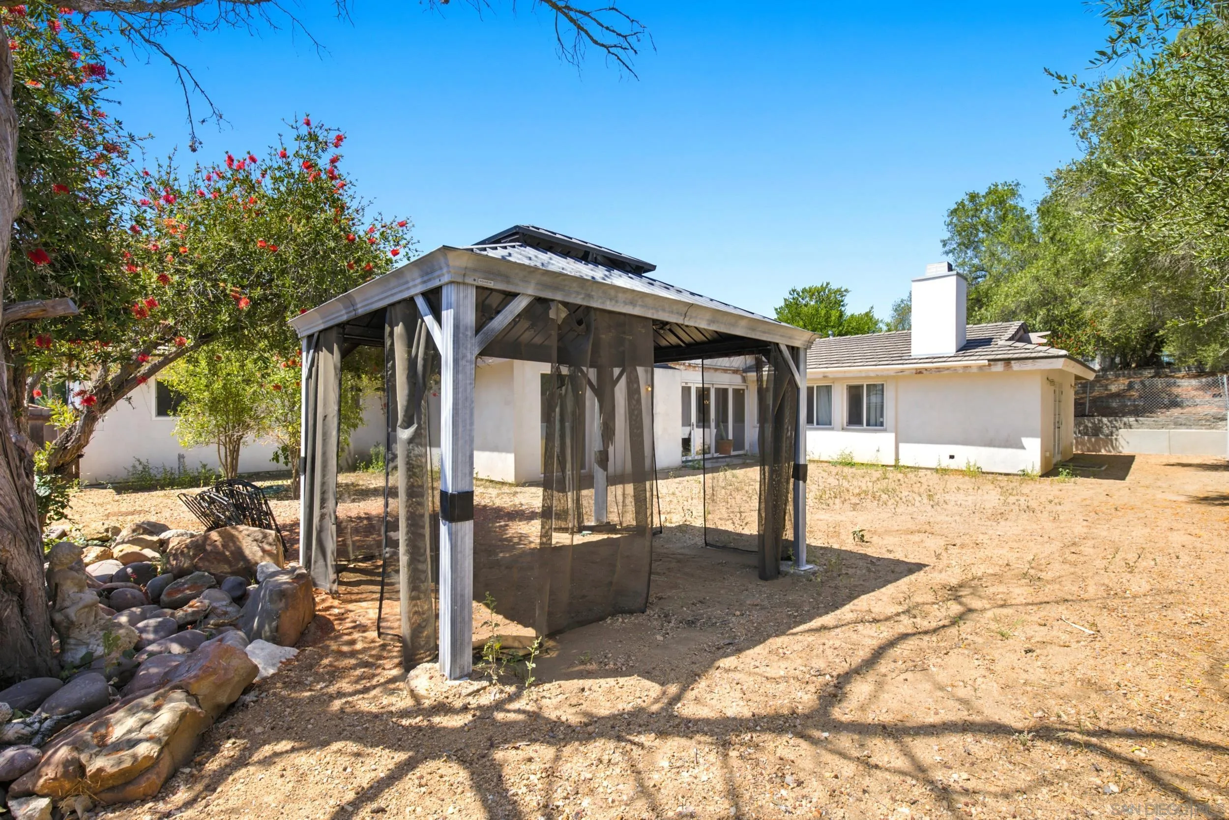 https://cdn.realtyfeed.com/cdn/127/260016393/5e14a5c5ecdc8e107ece9873472df9d8.webp
