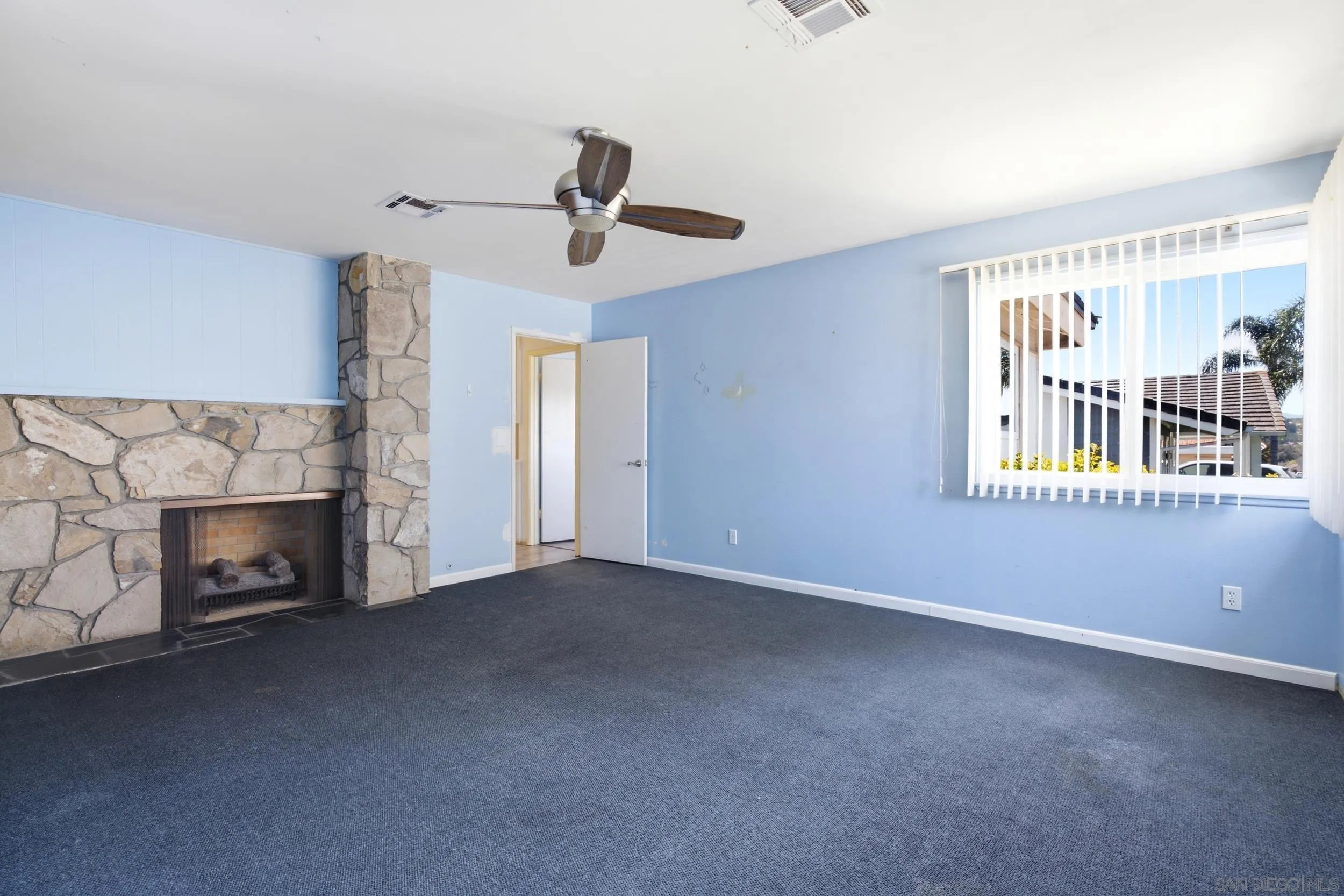 https://cdn.realtyfeed.com/cdn/127/260016393/e15ca6e1e0278608779e0081ab27f533.webp