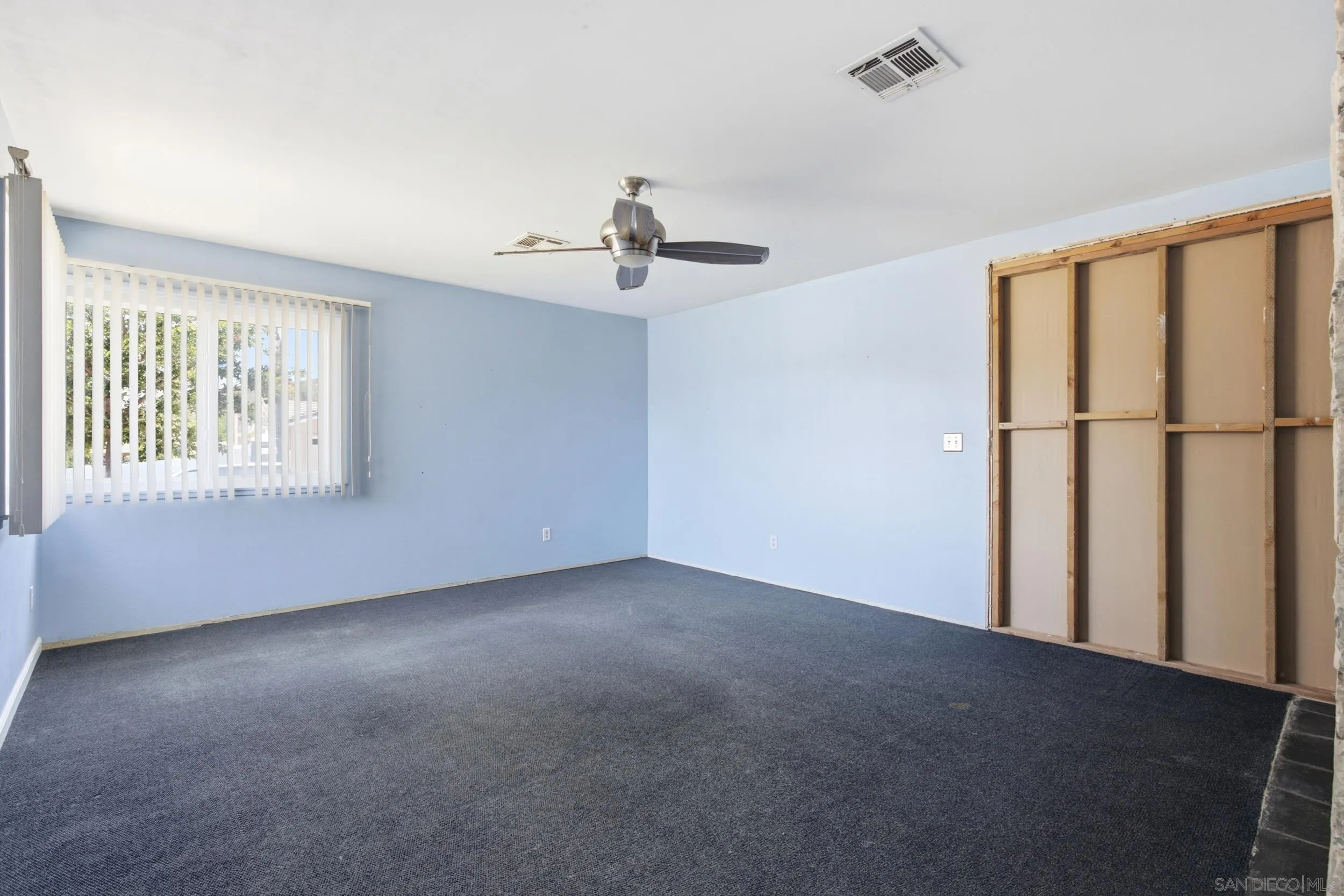 https://cdn.realtyfeed.com/cdn/127/260016393/fcdc897d03551cd0e48c79a9deedd42e.webp