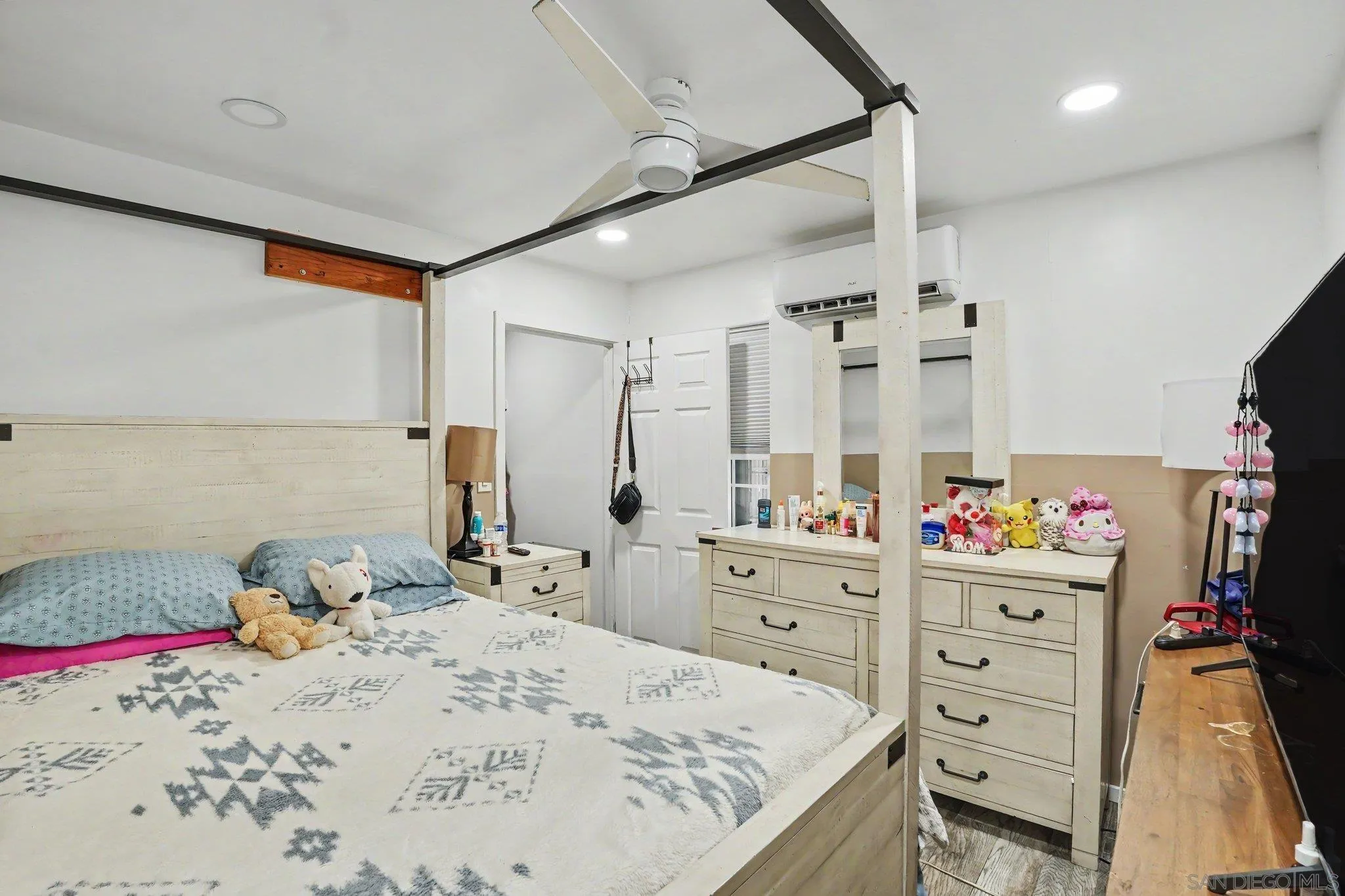 https://cdn.realtyfeed.com/cdn/127/260016398/d194f3195b28d8d066ce50b2462c8d80.webp