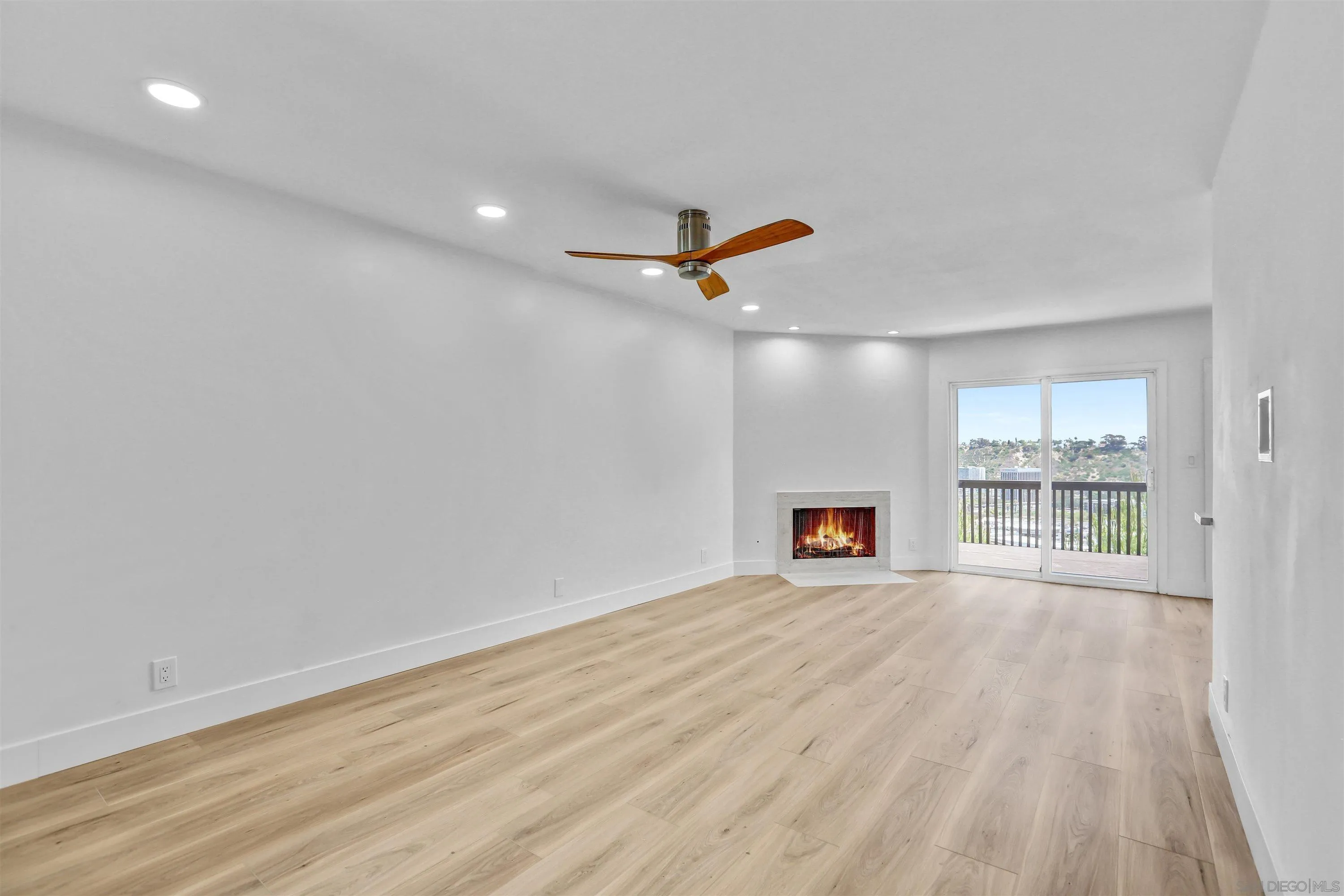 Photo #2: 260016402 Listing: Photo #2