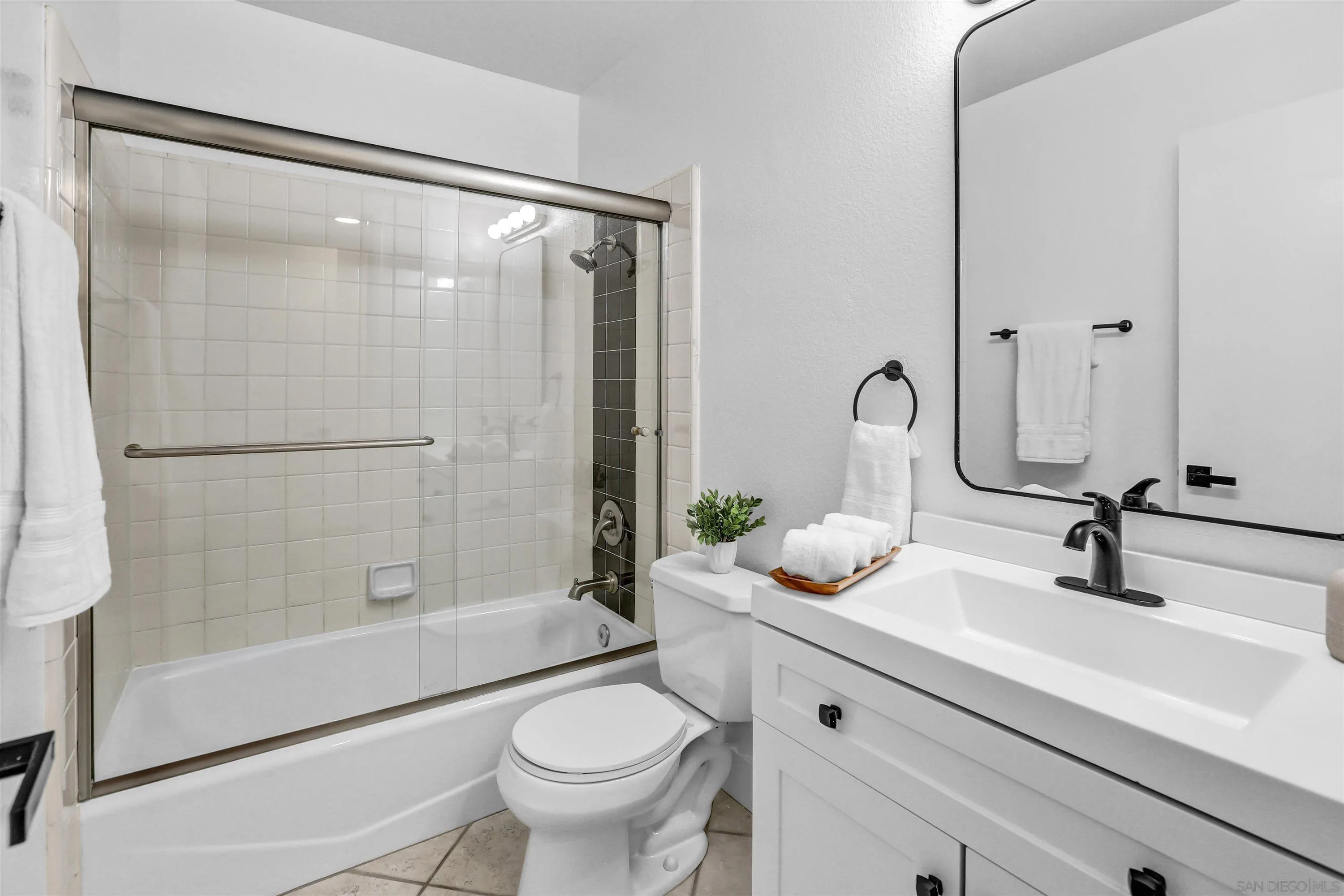 Photo #13: 260016402 Listing: Photo #13