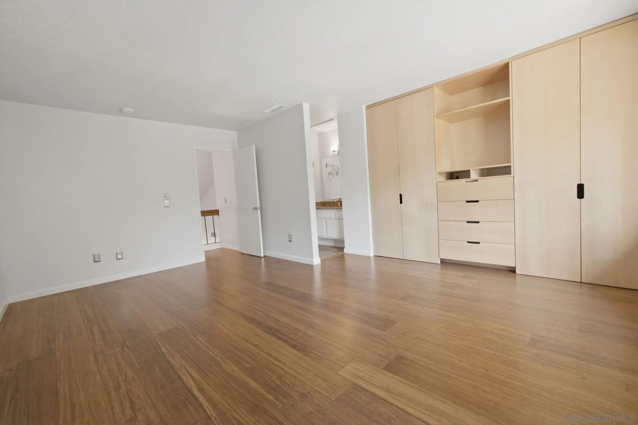 Photo #33: 260016403 Listing: Photo #33