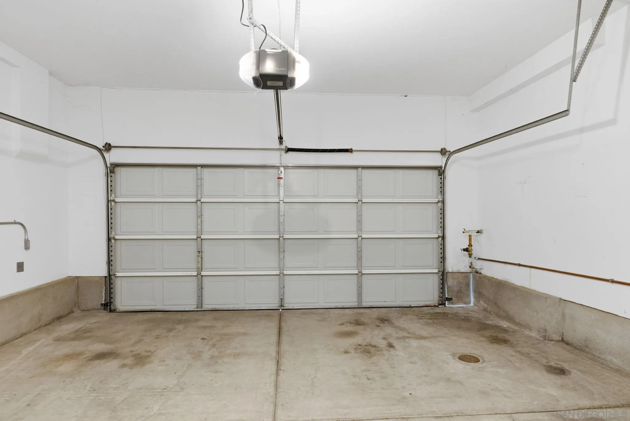 https://cdn.realtyfeed.com/cdn/127/260016405/5cbc257f5b8ad6f42cc06a9d25e2b5b2.webp