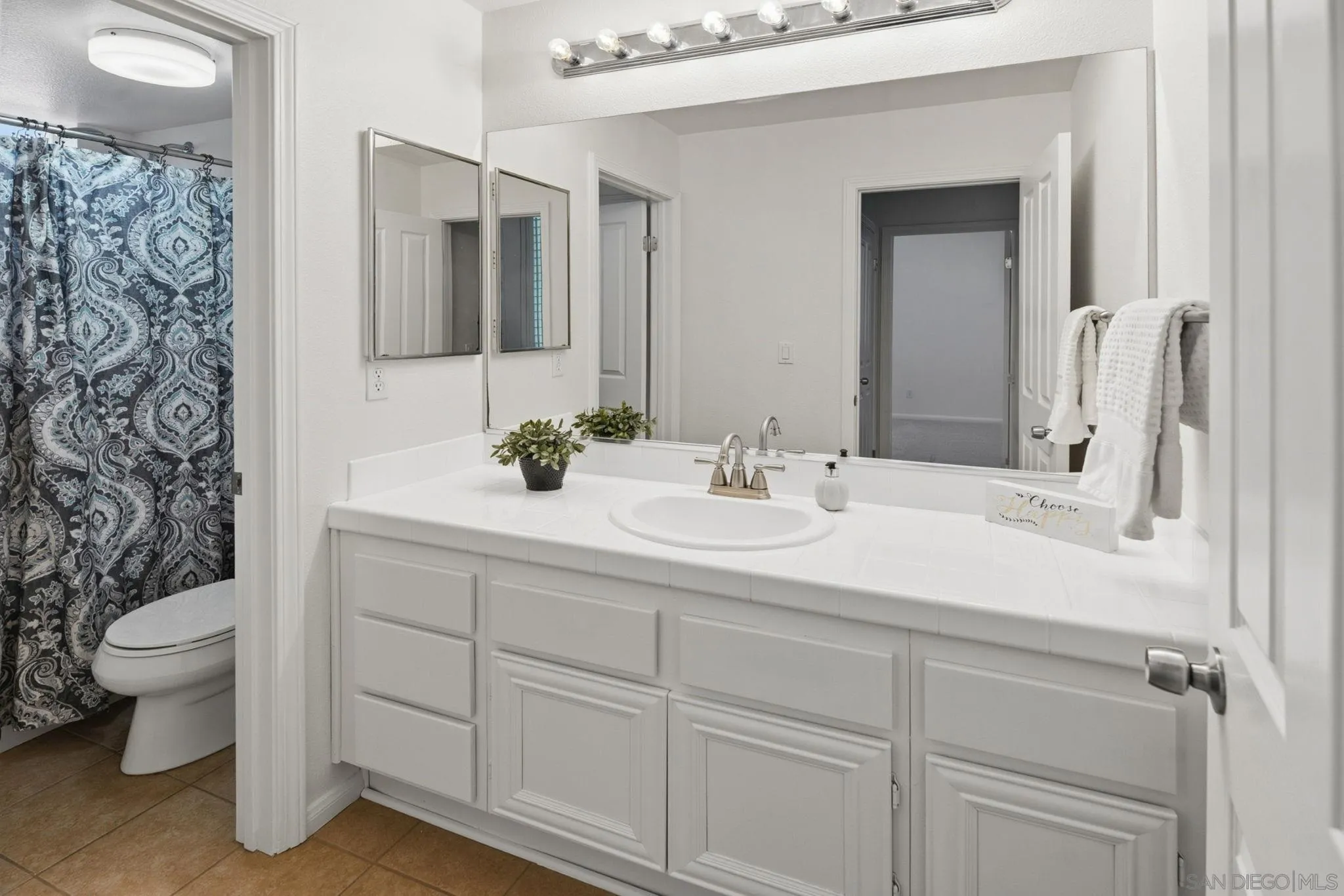 https://cdn.realtyfeed.com/cdn/127/260016405/6be216e73f14afd785c1716952ab7486.webp