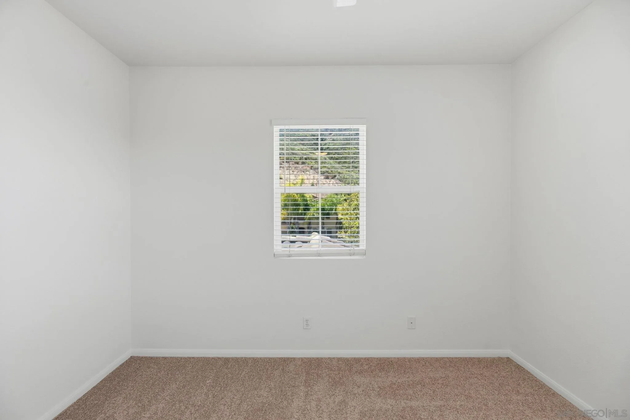 https://cdn.realtyfeed.com/cdn/127/260016405/75e972eb6280fe006d0f1e522fc0f752.webp